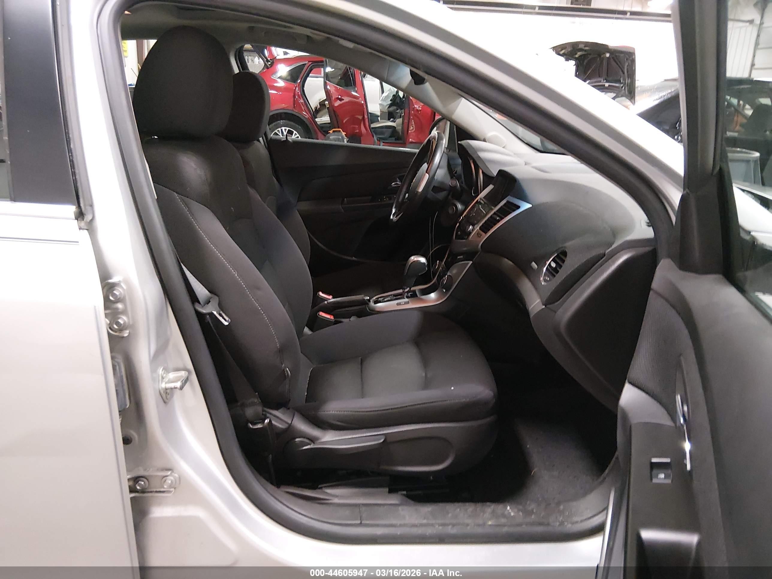 2014 Chevrolet Cruze 1lt Auto Silver vin: 1G1PC5SB7E7323809