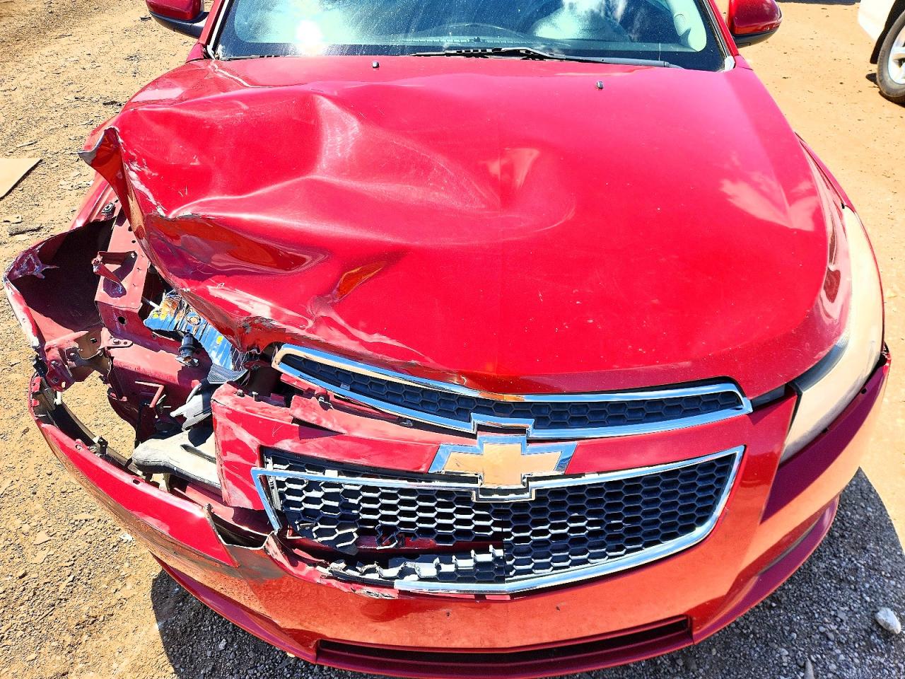 2014 Chev Cruze Red vin: 1G1PC5SB7E7424543