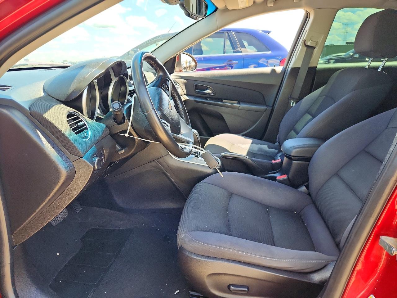 2014 Chev Cruze Red vin: 1G1PC5SB7E7424543