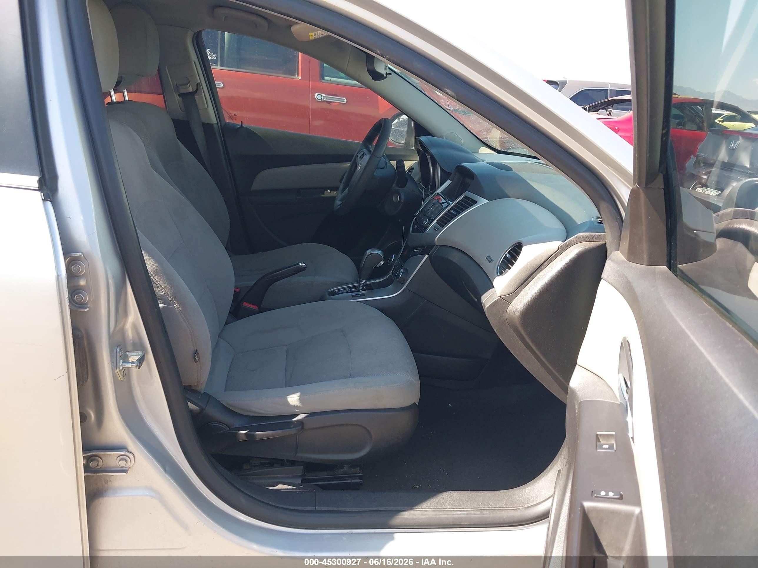 2015 Chevrolet Cruze 1lt Auto Silver vin: 1G1PC5SB7F7150360