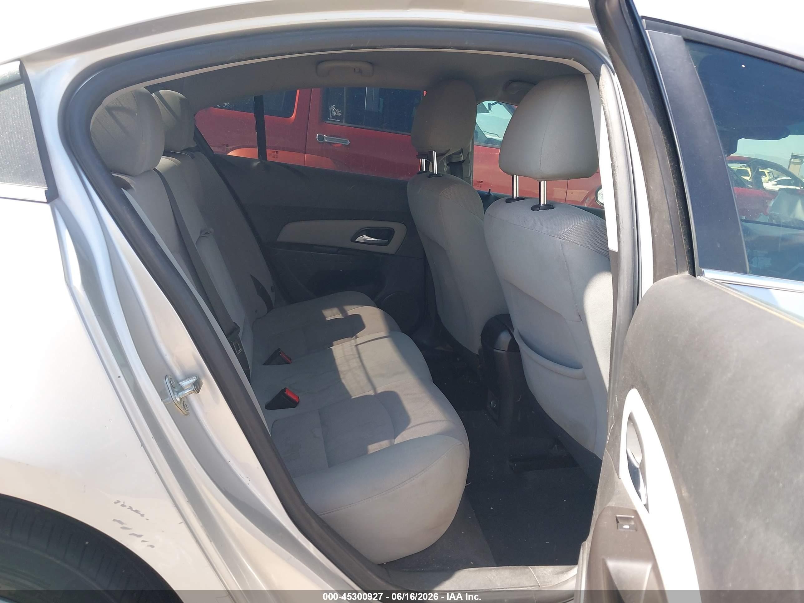 2015 Chevrolet Cruze 1lt Auto Silver vin: 1G1PC5SB7F7150360