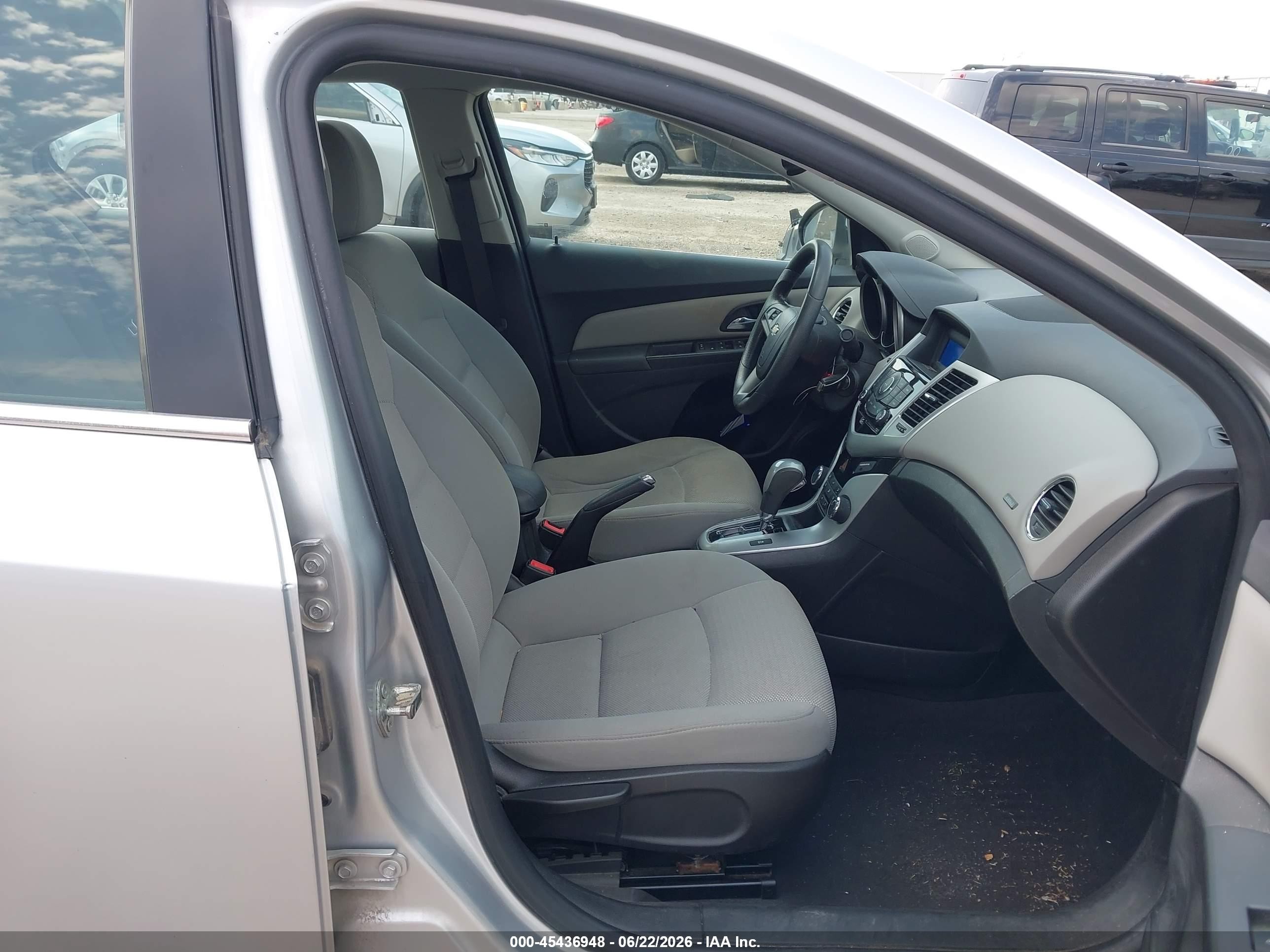 2015 Chevrolet Cruze 1lt Auto Silver vin: 1G1PC5SB7F7165506