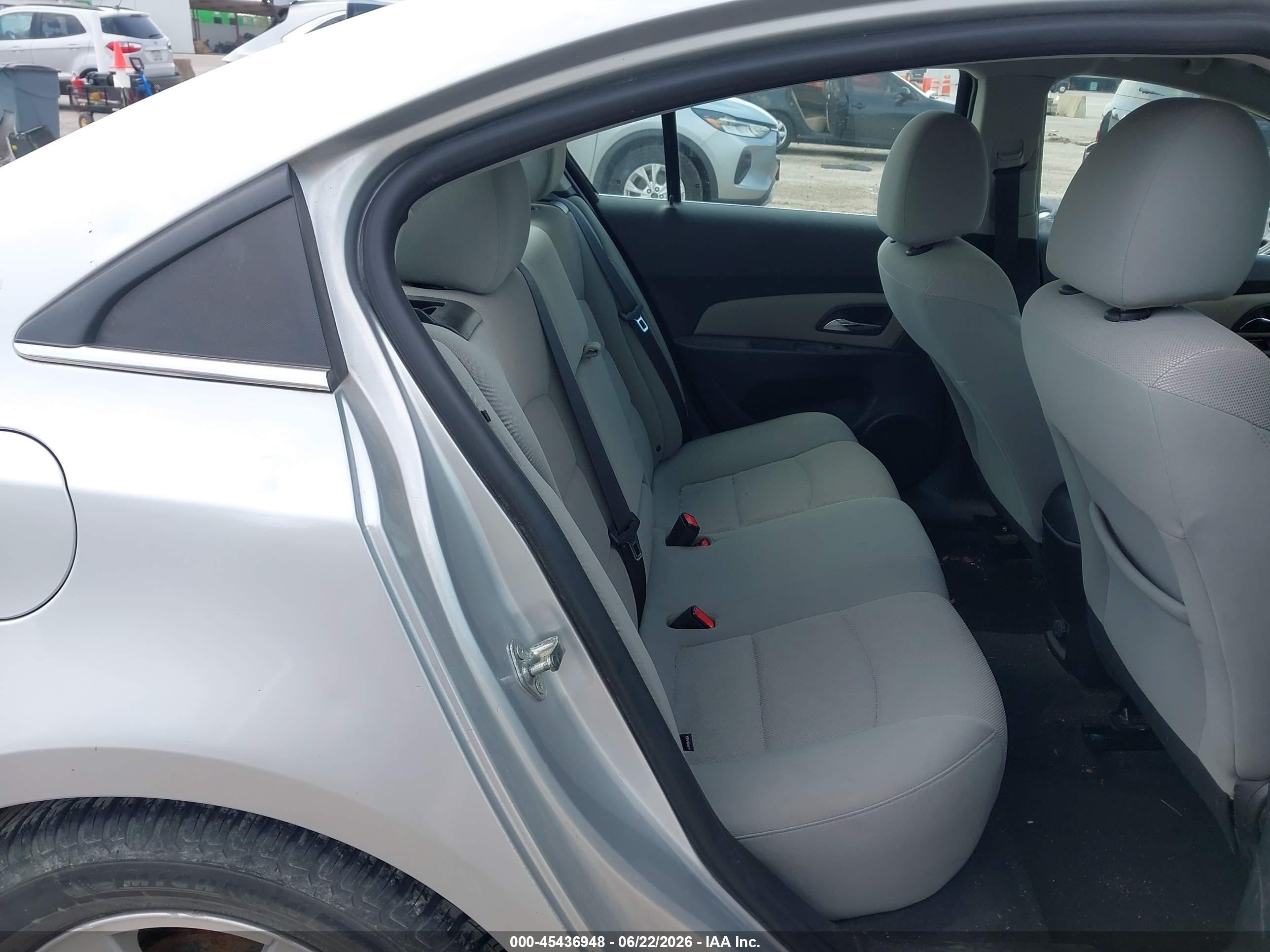 2015 Chevrolet Cruze 1lt Auto Silver vin: 1G1PC5SB7F7165506