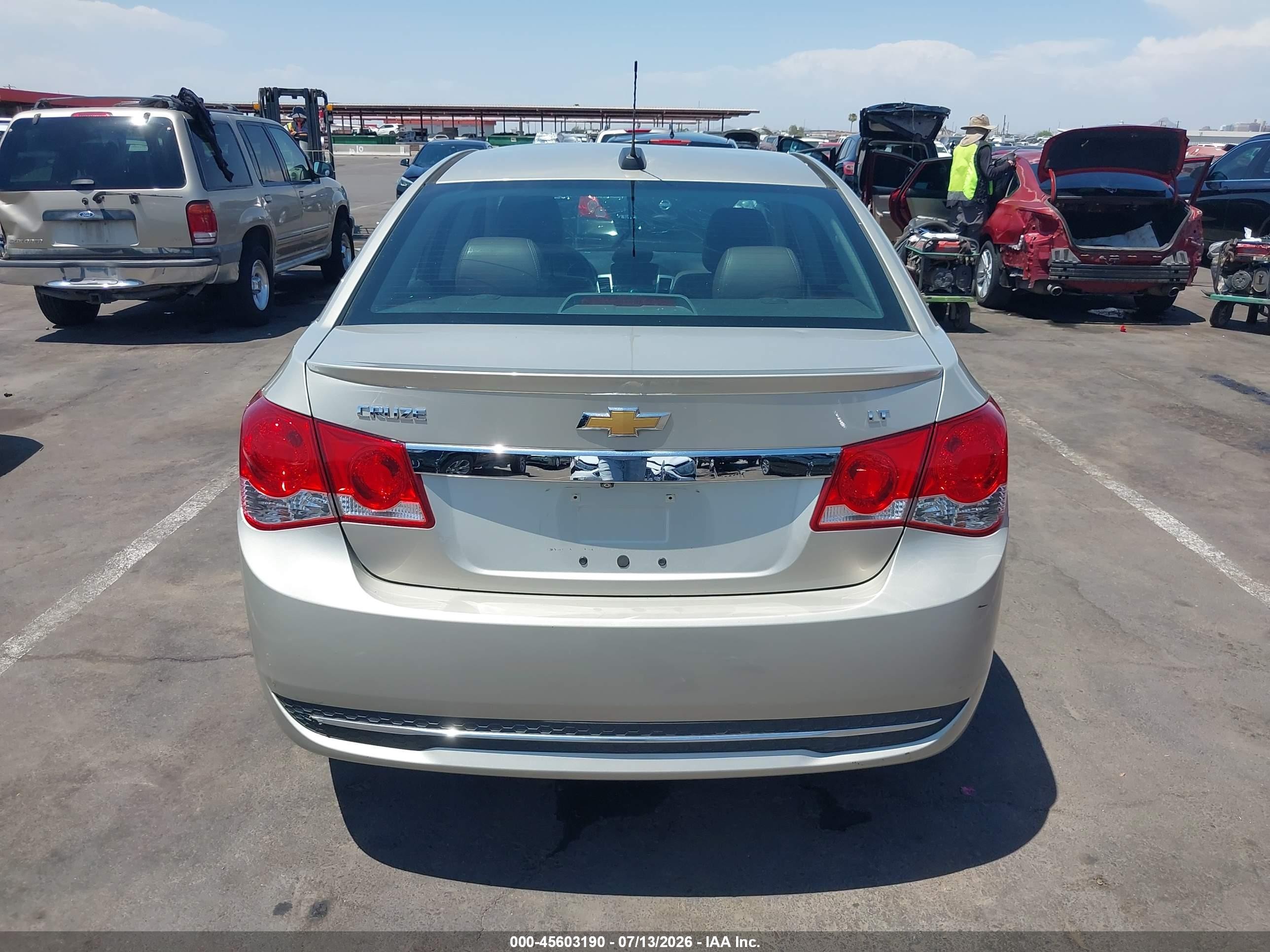 2015 Chevrolet Cruze 1lt Auto Beige vin: 1G1PC5SB7F7174223