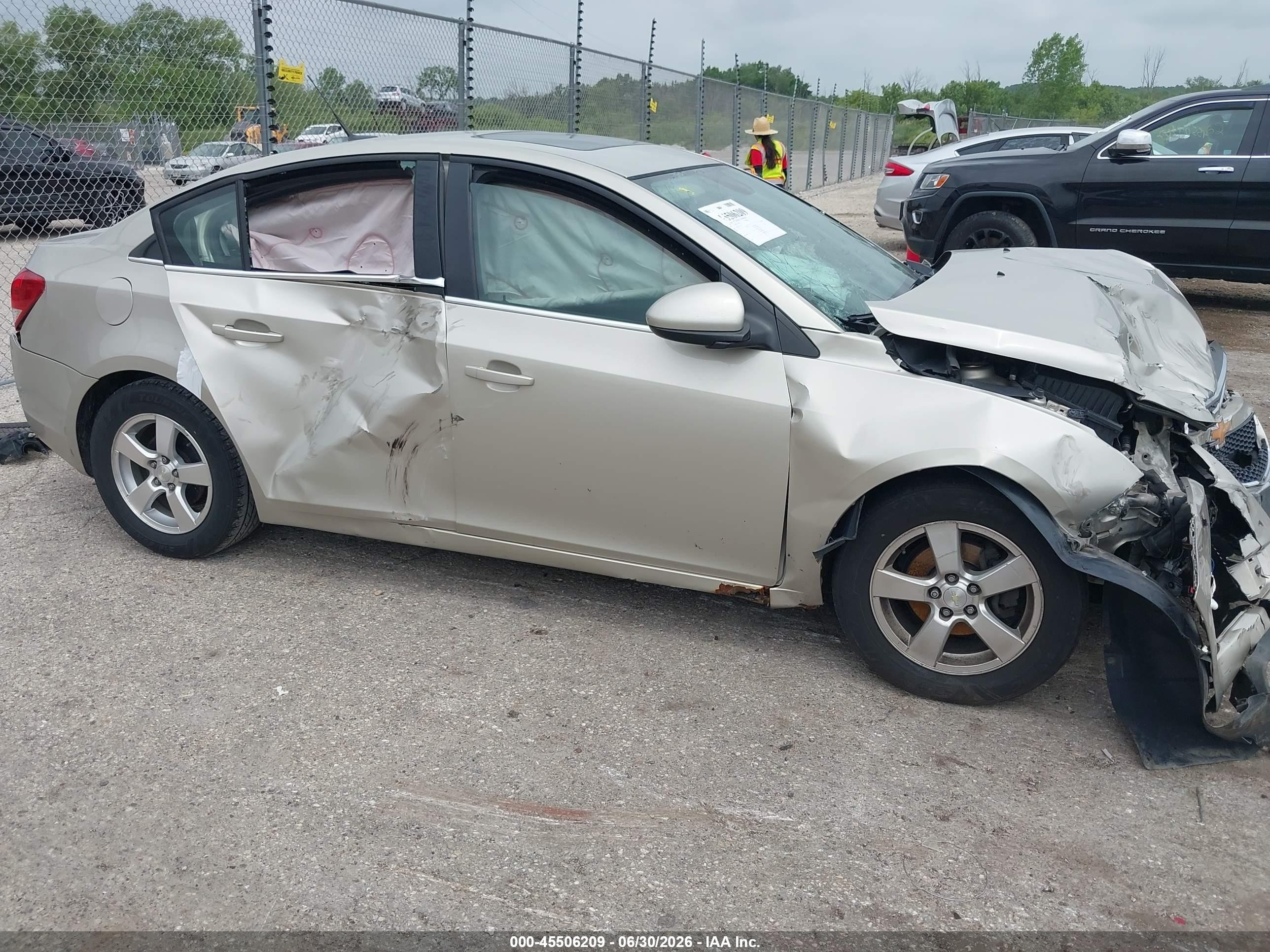 2013 Chevrolet Cruze 1lt Auto Gold vin: 1G1PC5SB8D7186121