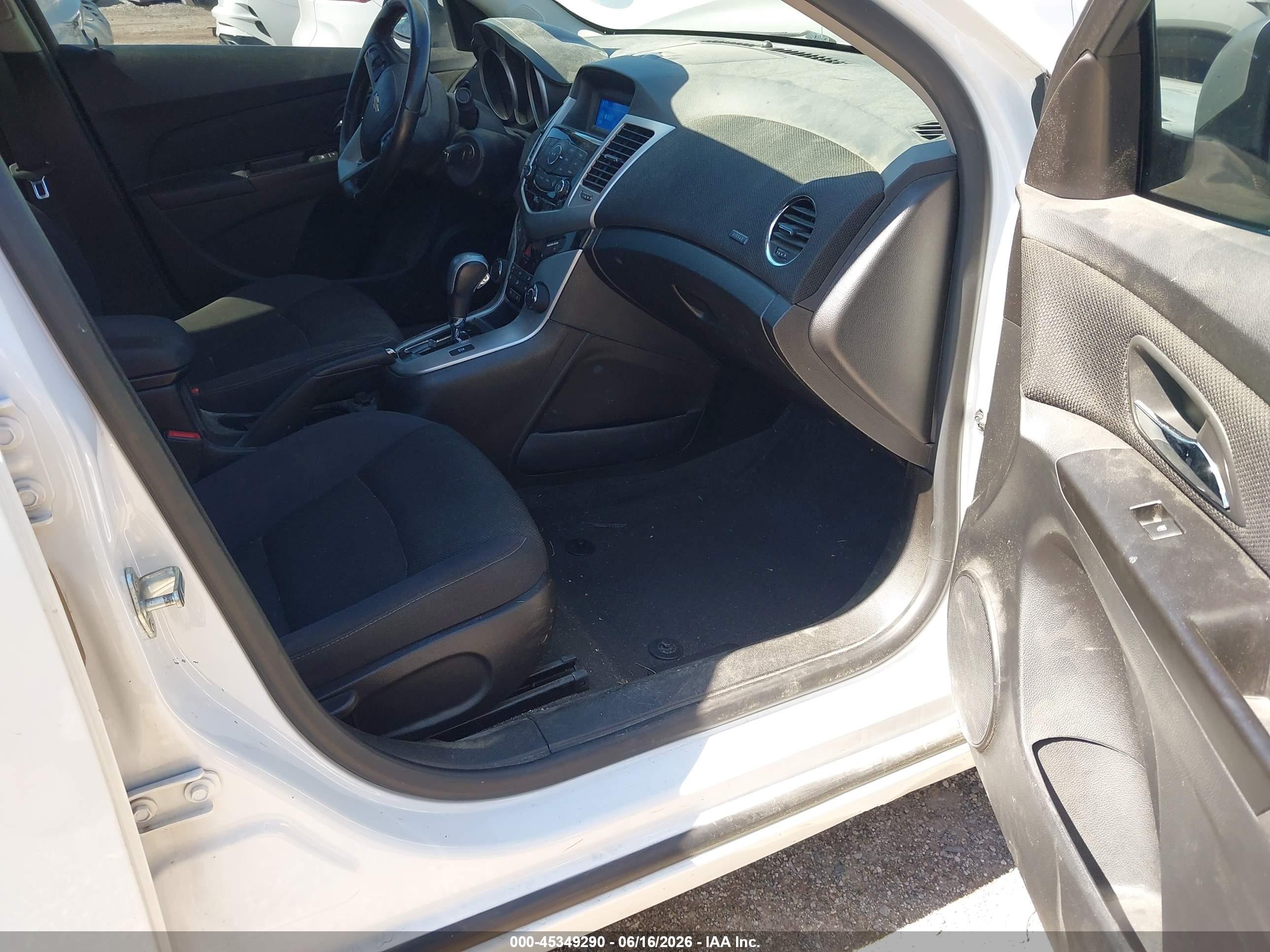 2014 Chevrolet Cruze 1lt Auto White vin: 1G1PC5SB8E7162208