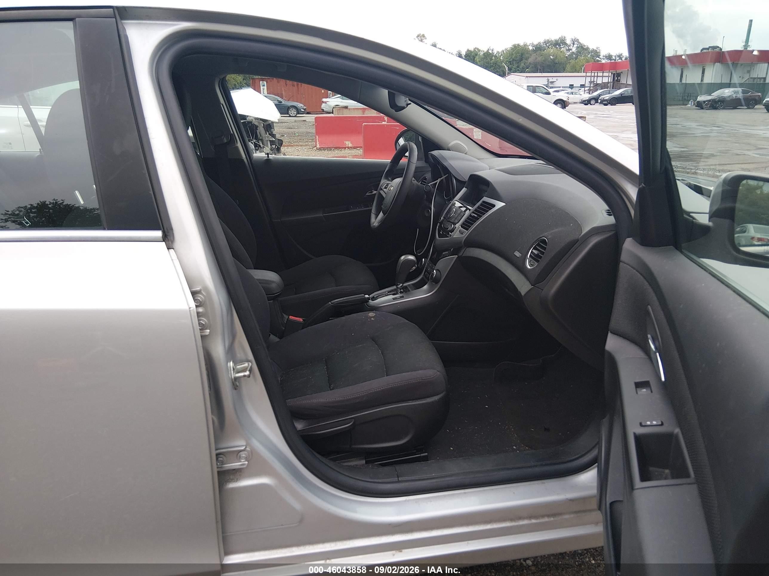 2015 Chevrolet Cruze 1lt Auto Серебряный vin: 1G1PC5SB8F7142350