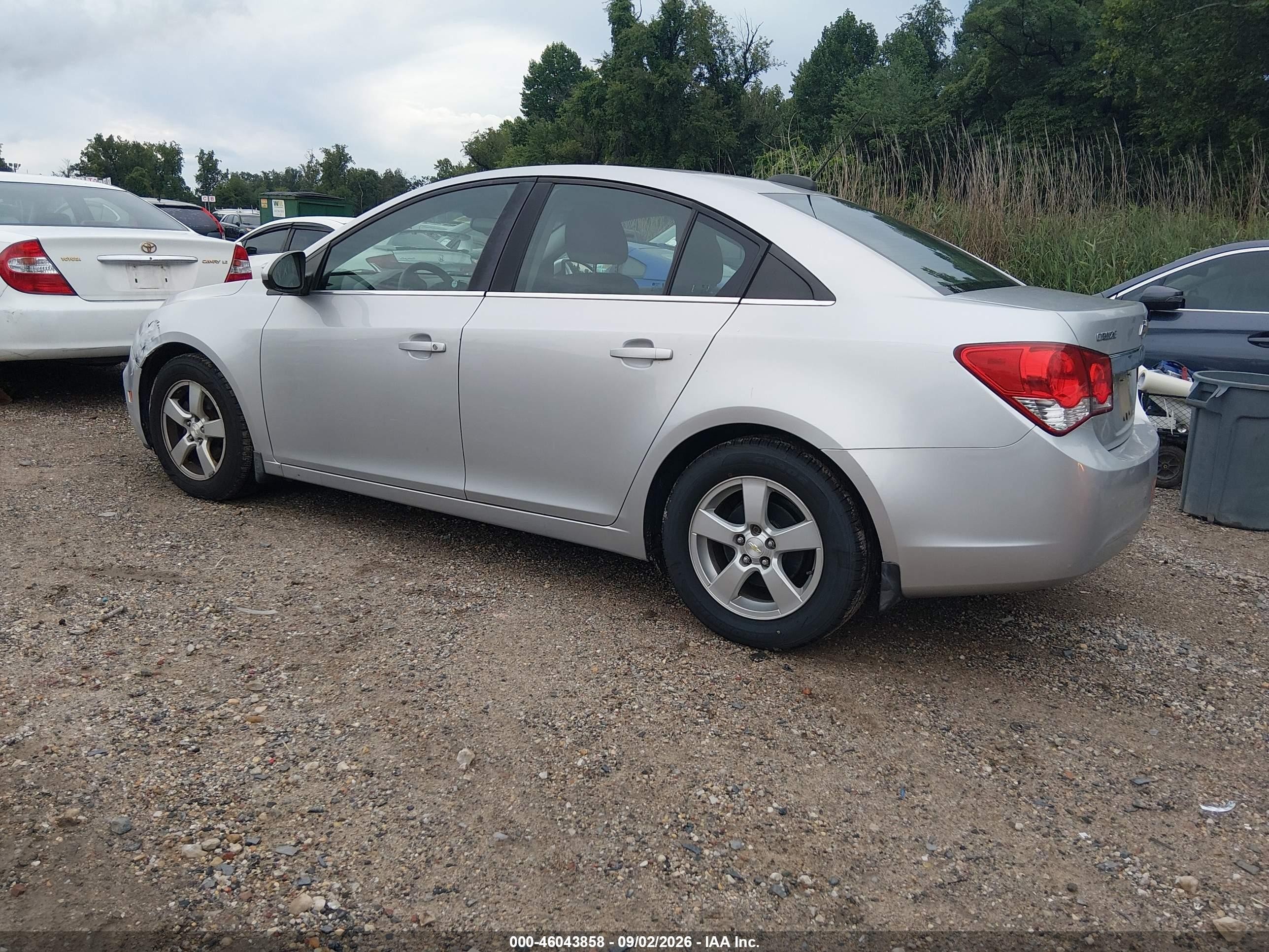 2015 Chevrolet Cruze 1lt Auto Серебряный vin: 1G1PC5SB8F7142350