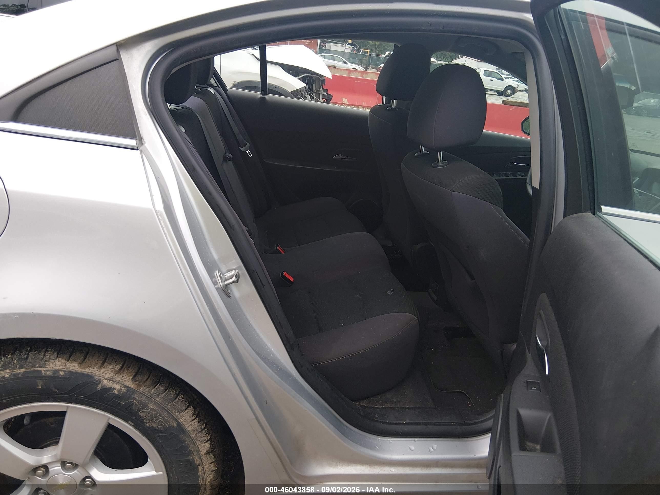 2015 Chevrolet Cruze 1lt Auto Серебряный vin: 1G1PC5SB8F7142350