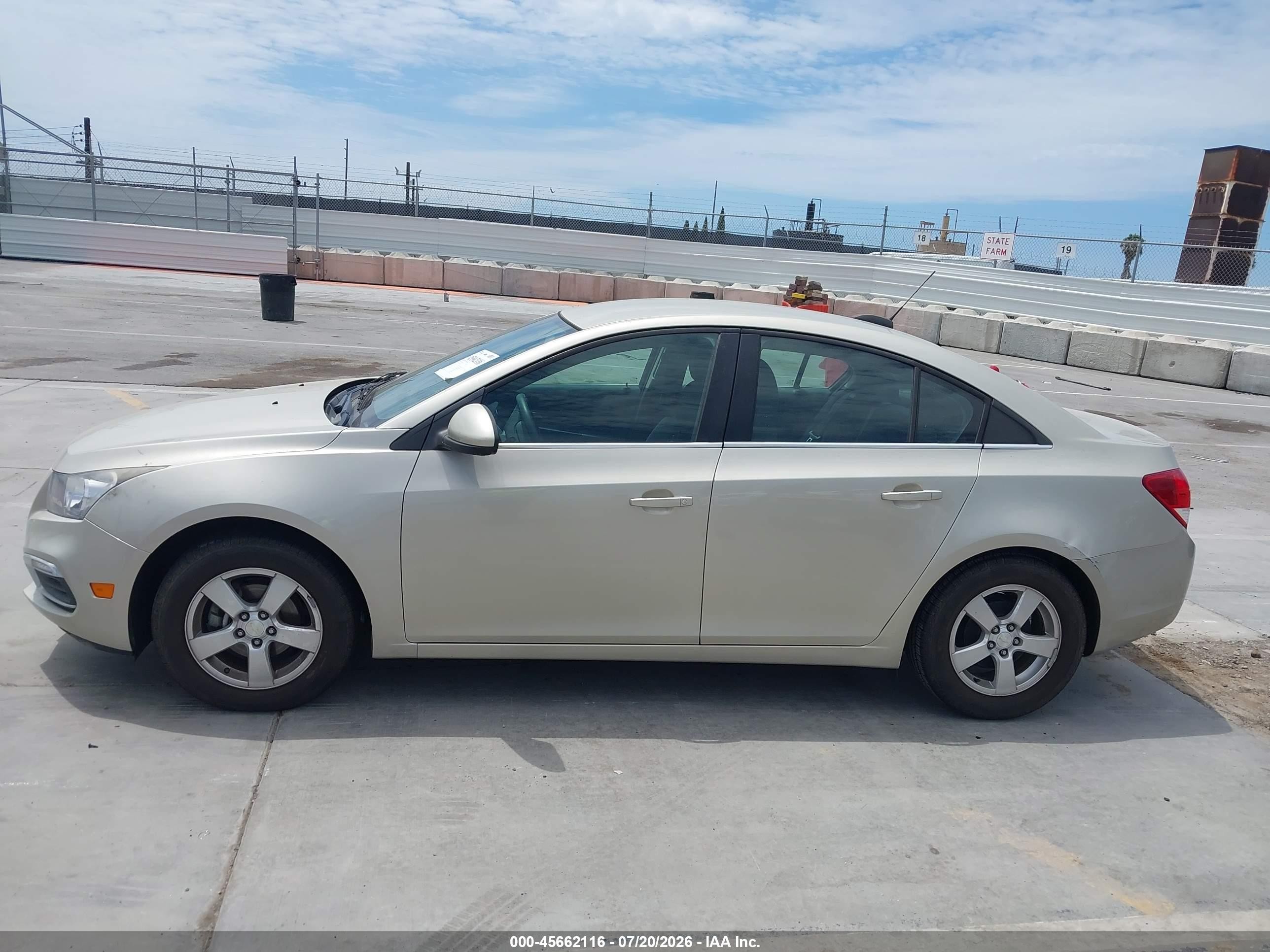 2015 Chevrolet Cruze 1lt Auto Silver vin: 1G1PC5SB8F7196506