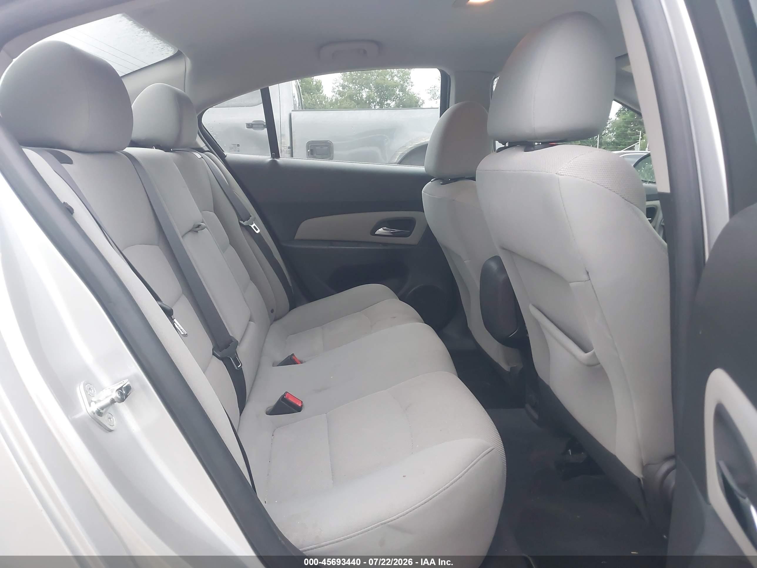 2015 Chevrolet Cruze 1lt Auto Silver vin: 1G1PC5SB8F7230640
