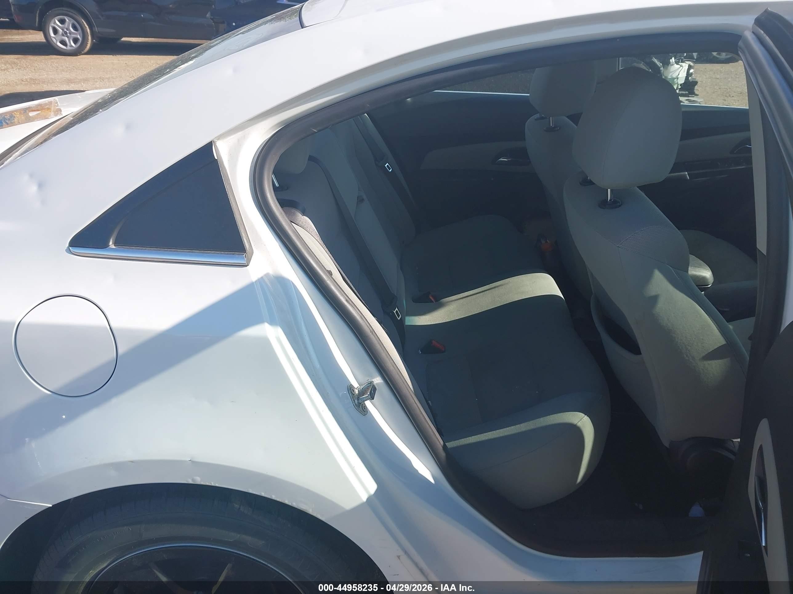 2015 Chevrolet Cruze 1lt Auto White vin: 1G1PC5SB9F7104318