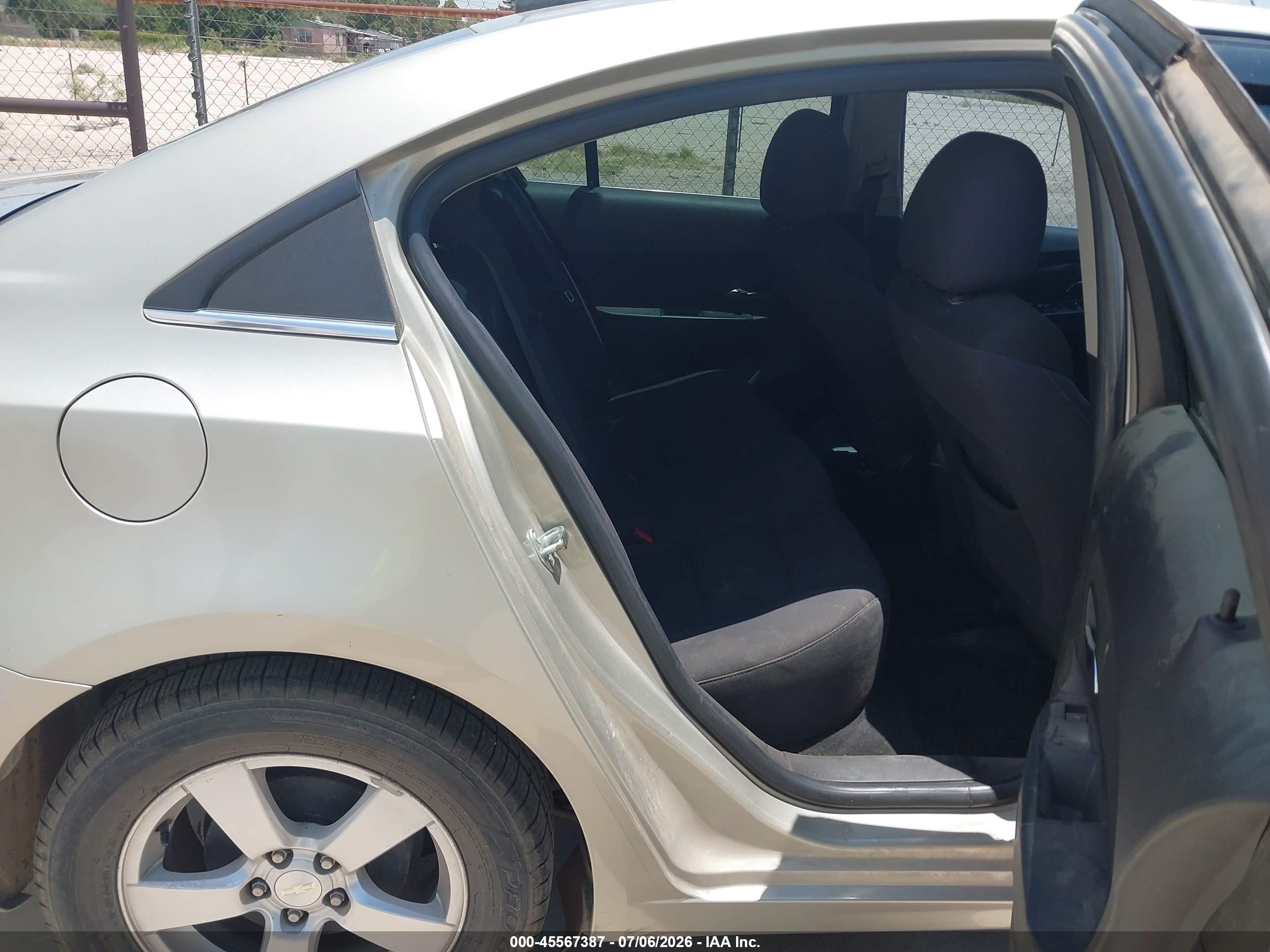 2015 Chevrolet Cruze 1lt Auto Silver vin: 1G1PC5SB9F7141188