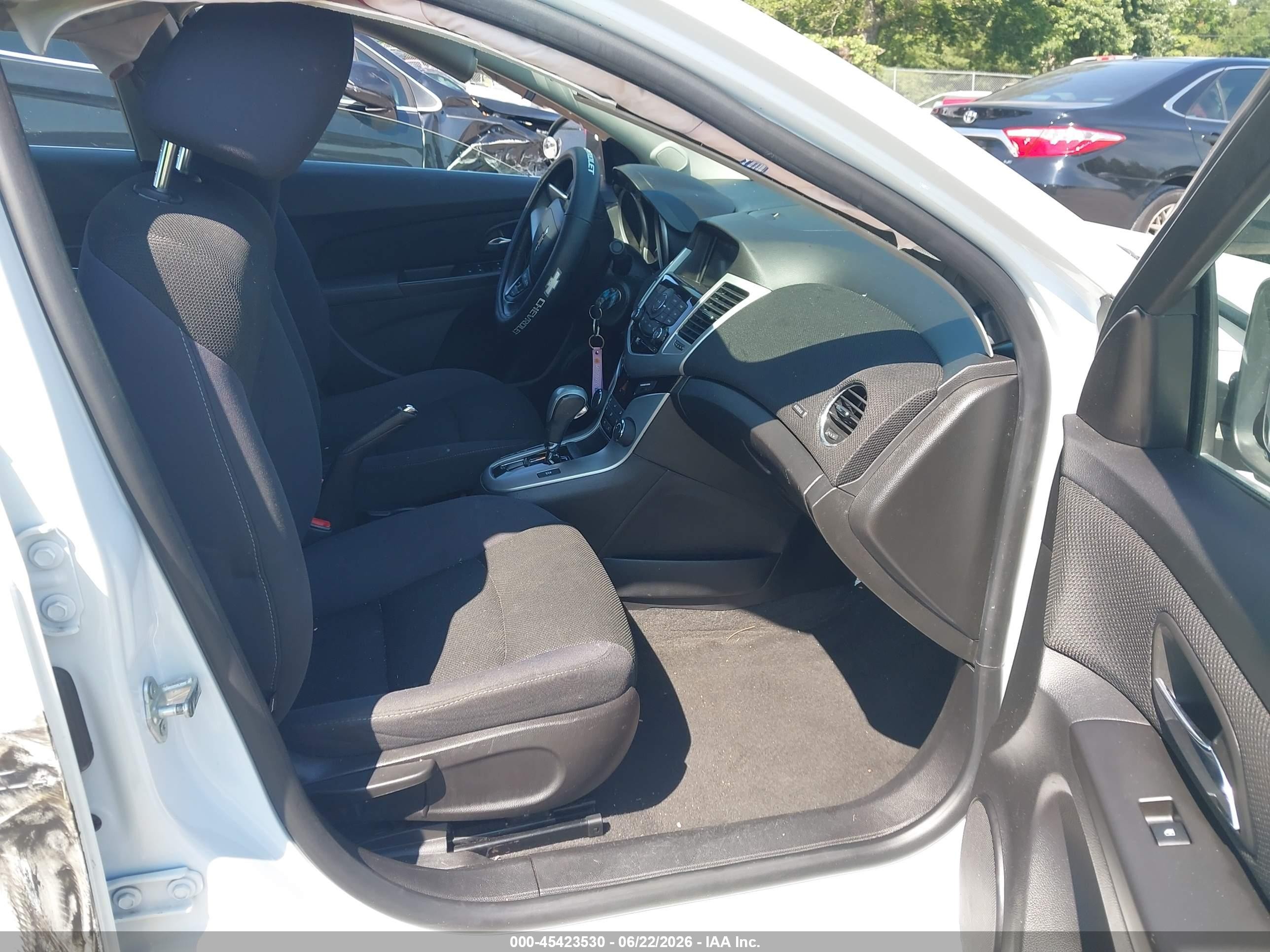 2014 Chevrolet Cruze 1lt Auto Silver vin: 1G1PC5SBXE7429591