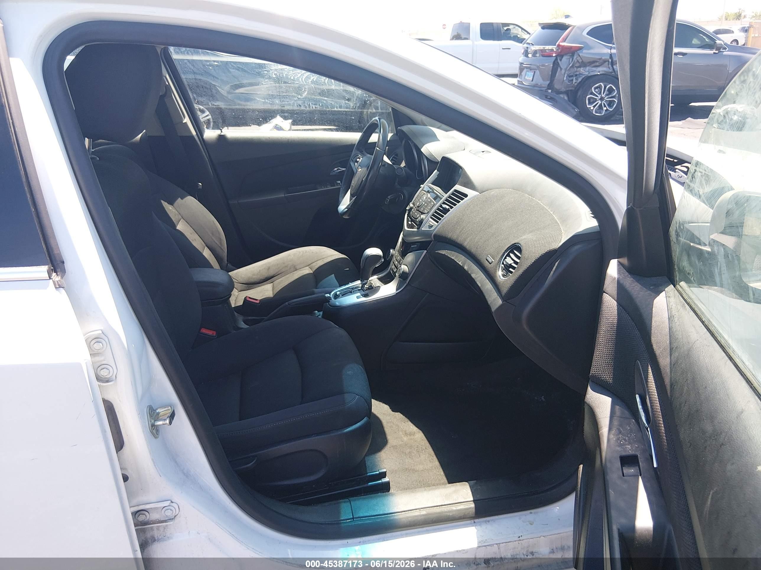 2014 Chevrolet Cruze 1lt Auto White vin: 1G1PC5SBXE7445466