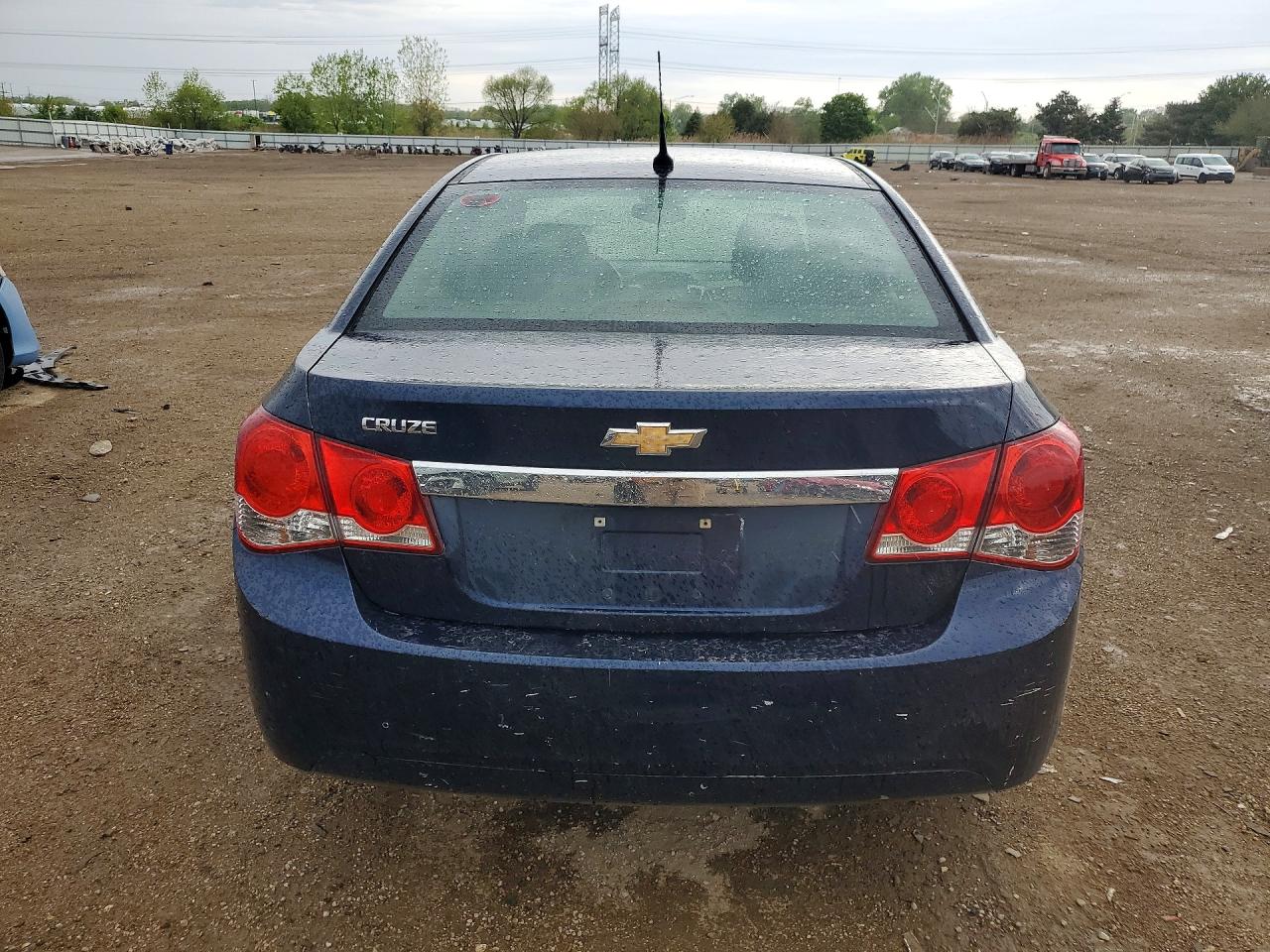 2011 Chevrolet Cruze Ls Blue vin: 1G1PC5SH0B7130868