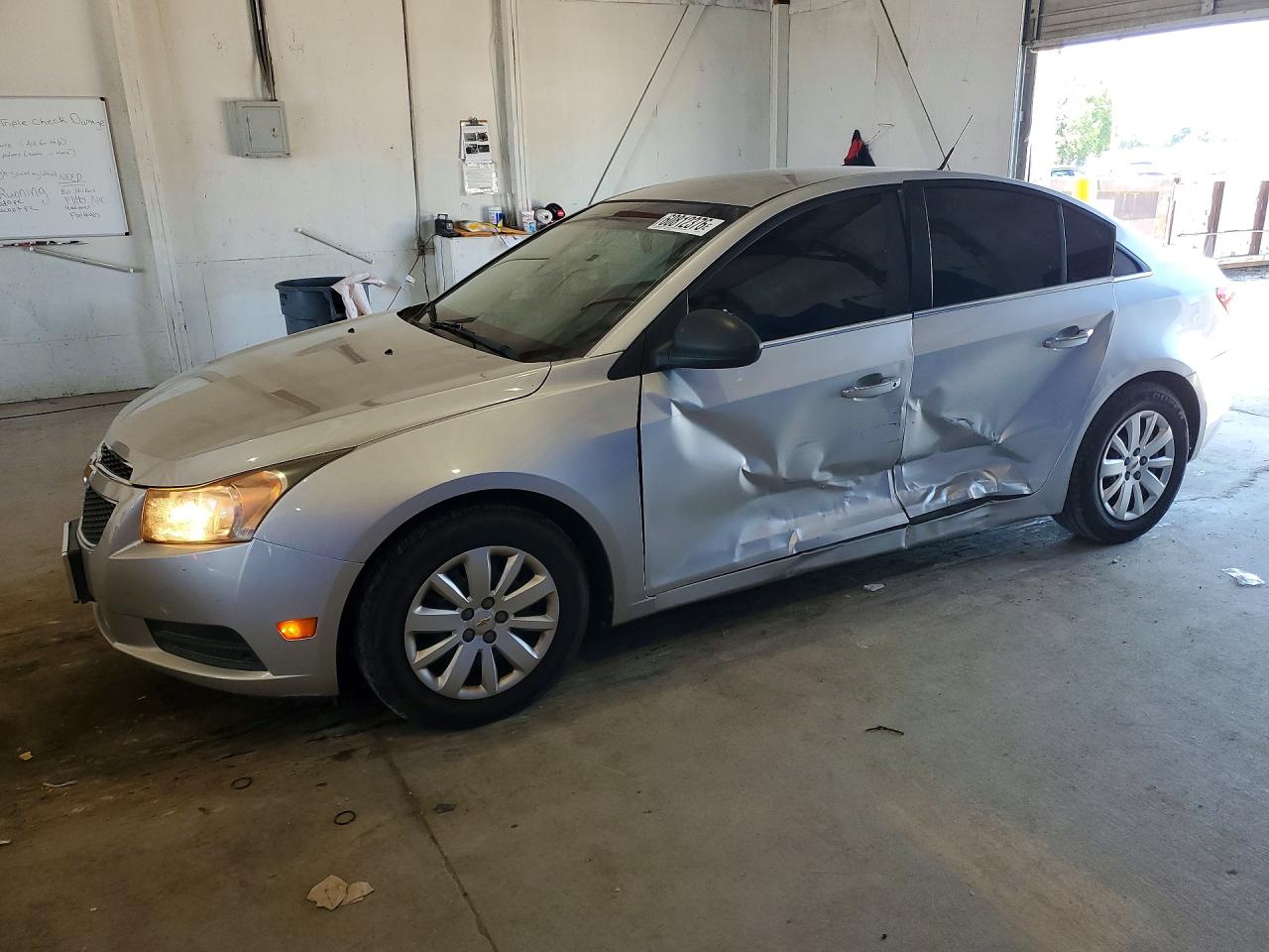2011 Chevrolet Cruze Ls Silver vin: 1G1PC5SH0B7157648