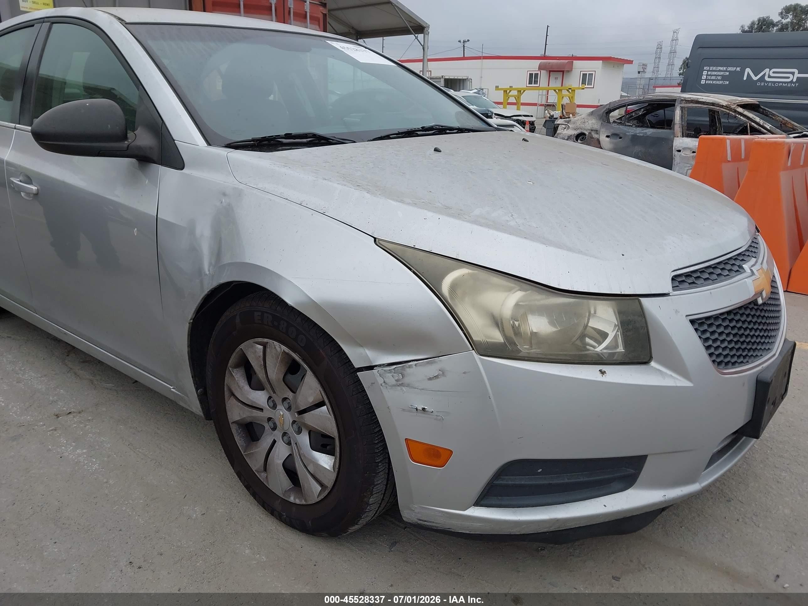 2012 Chevrolet Cruze Ls Серебряный vin: 1G1PC5SH0C7198895