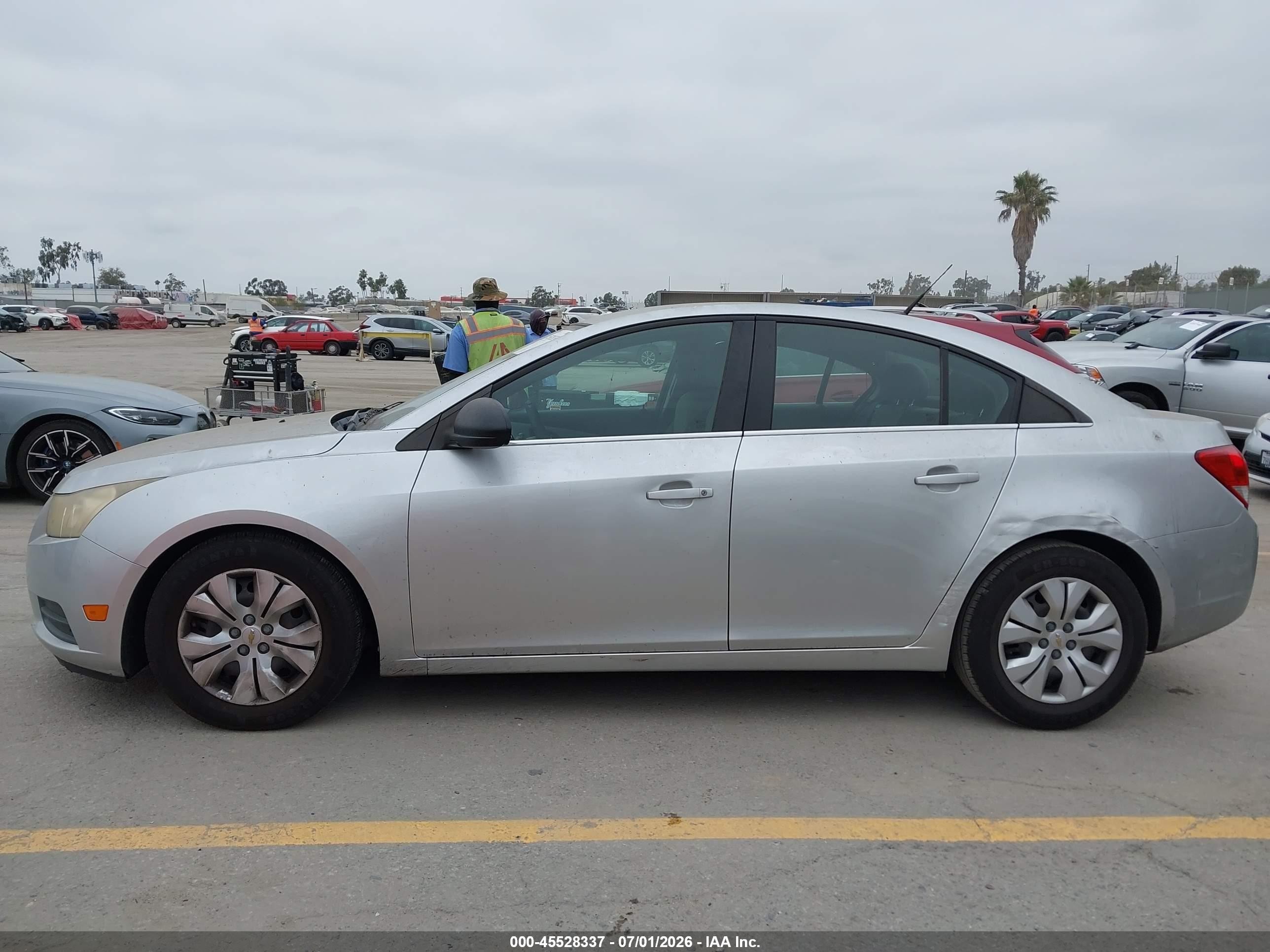 2012 Chevrolet Cruze Ls Серебряный vin: 1G1PC5SH0C7198895