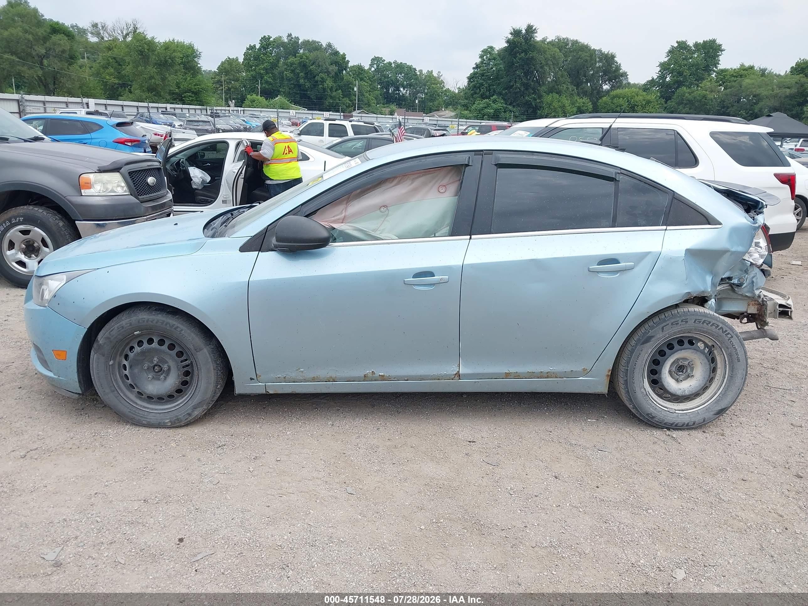 2011 Chevrolet Cruze Ls Blue vin: 1G1PC5SH1B7159070