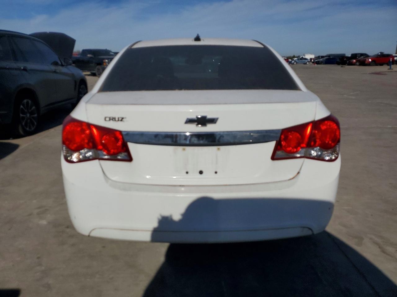2012 Chevrolet Cruze Ls White vin: 1G1PC5SH1C7196475