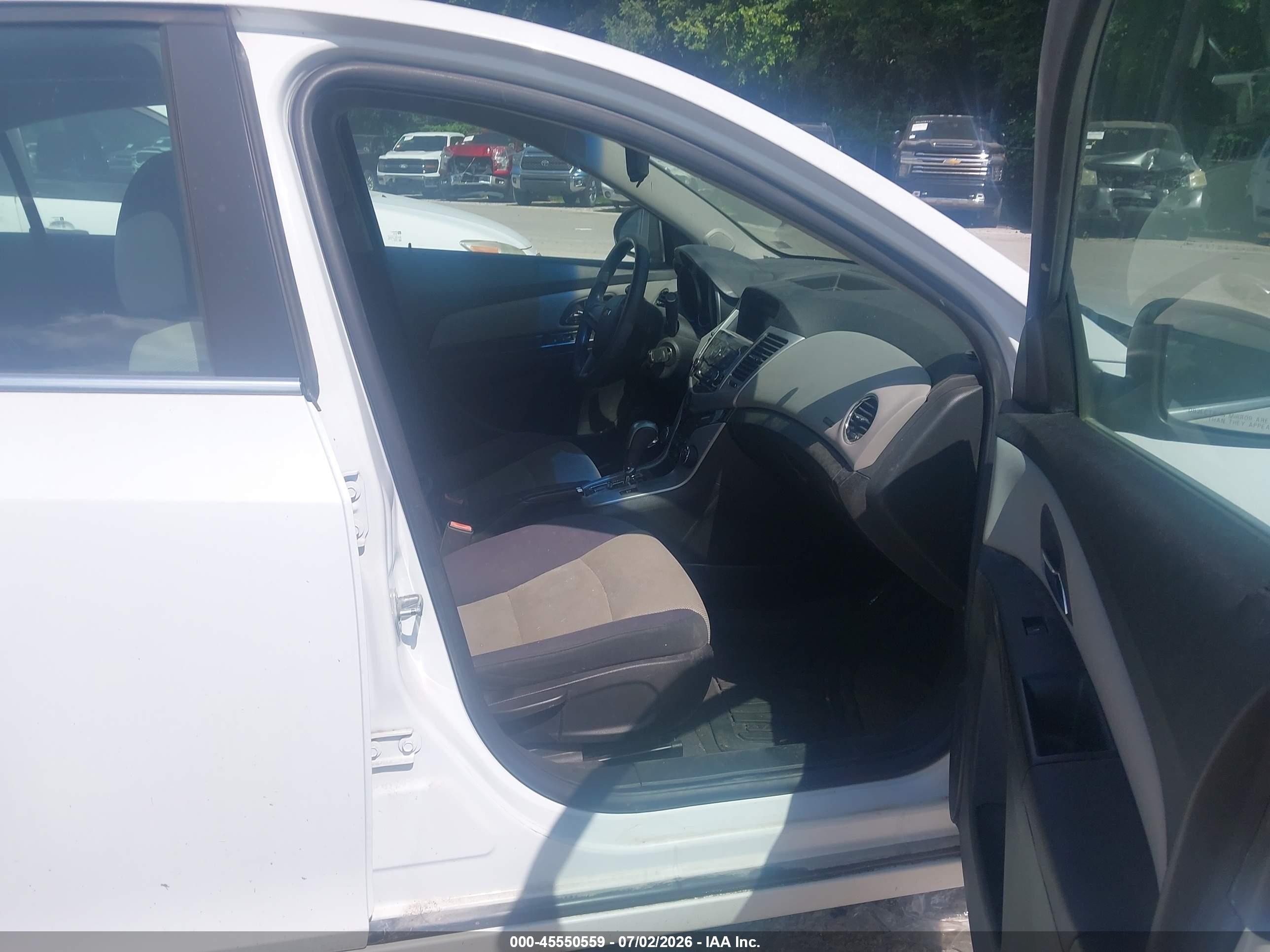 2012 Chevrolet Cruze Ls Белый vin: 1G1PC5SH1C7252544