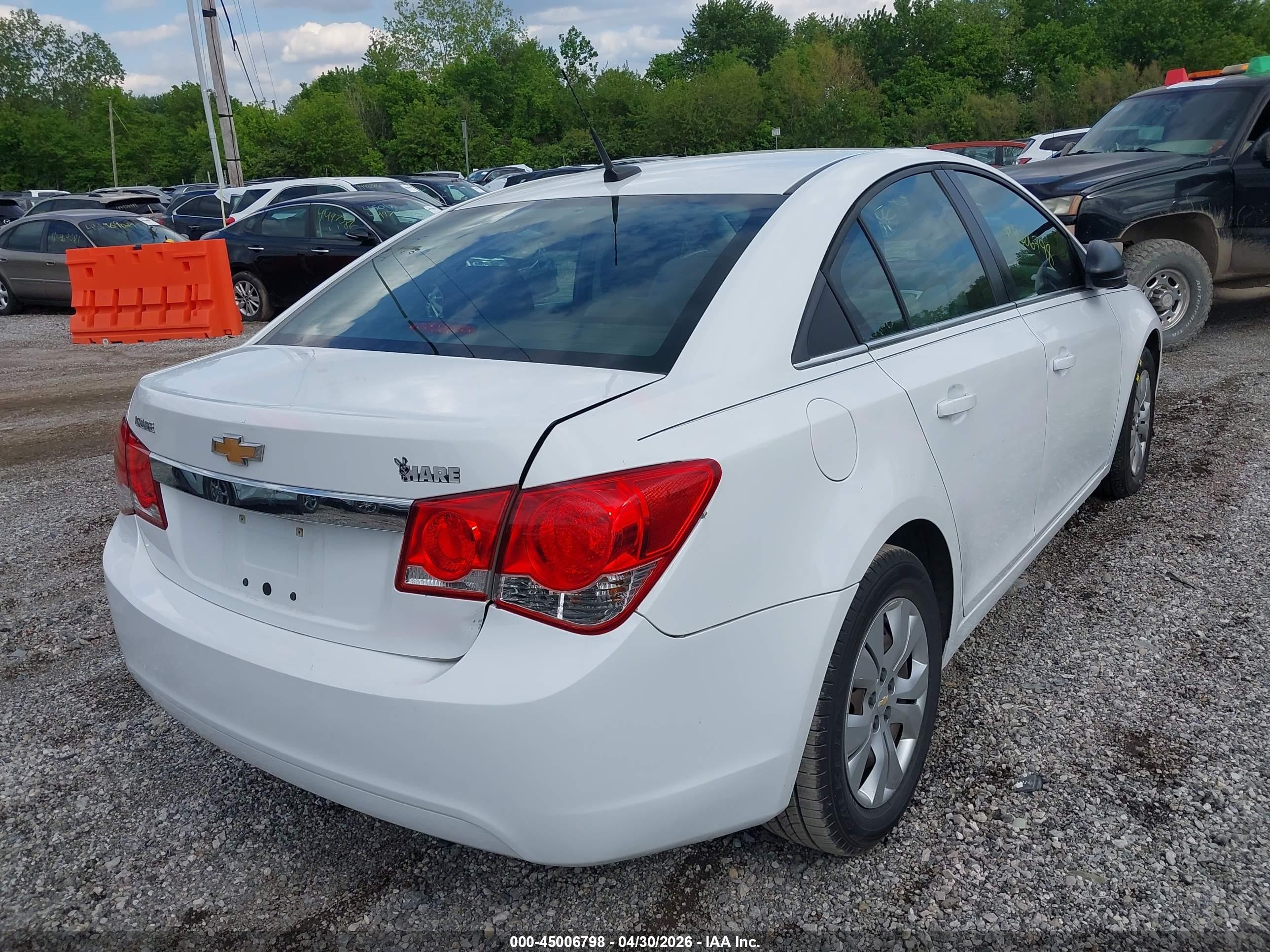 2012 Chevrolet Cruze Ls White vin: 1G1PC5SH1C7277072