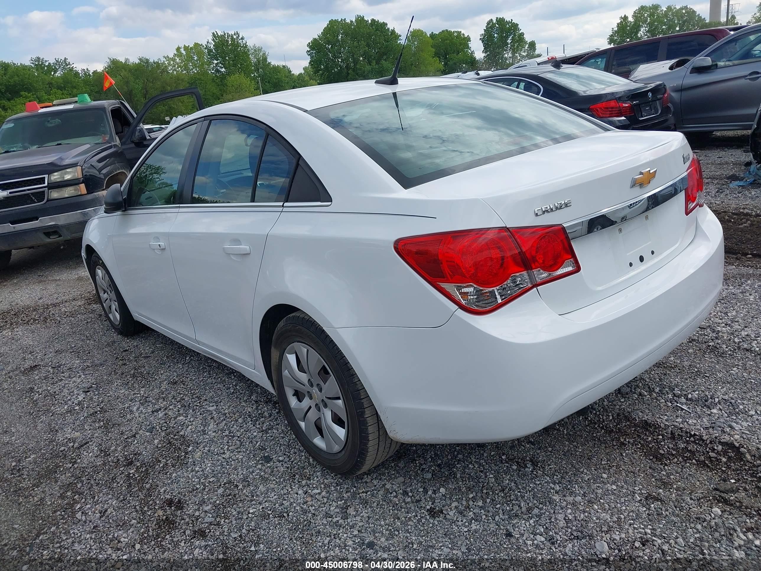 2012 Chevrolet Cruze Ls White vin: 1G1PC5SH1C7277072