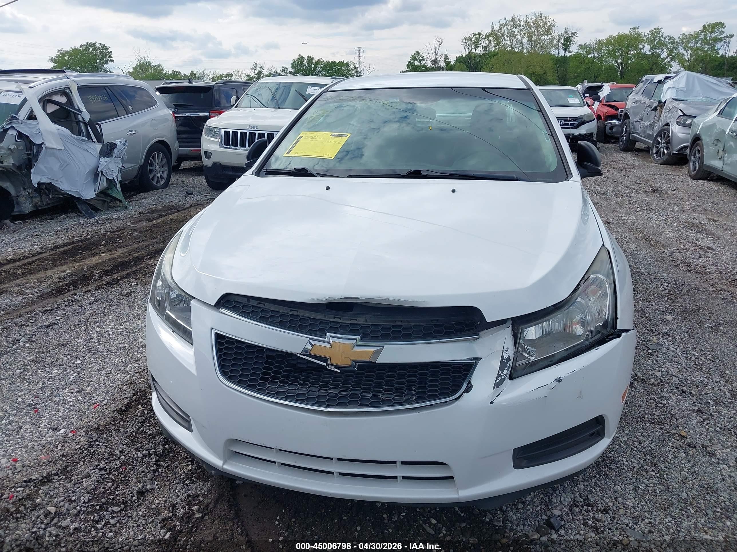 2012 Chevrolet Cruze Ls White vin: 1G1PC5SH1C7277072