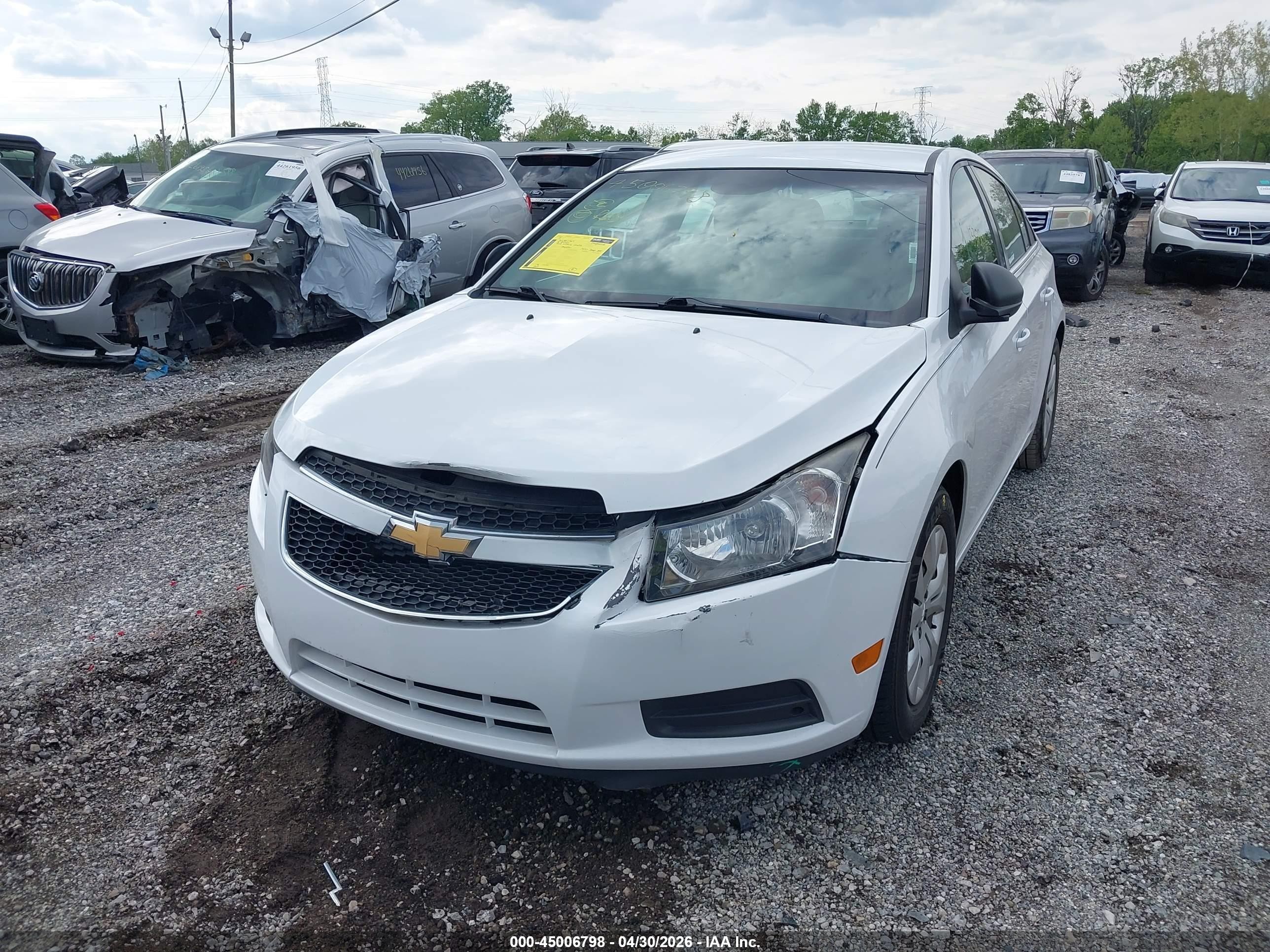 2012 Chevrolet Cruze Ls White vin: 1G1PC5SH1C7277072