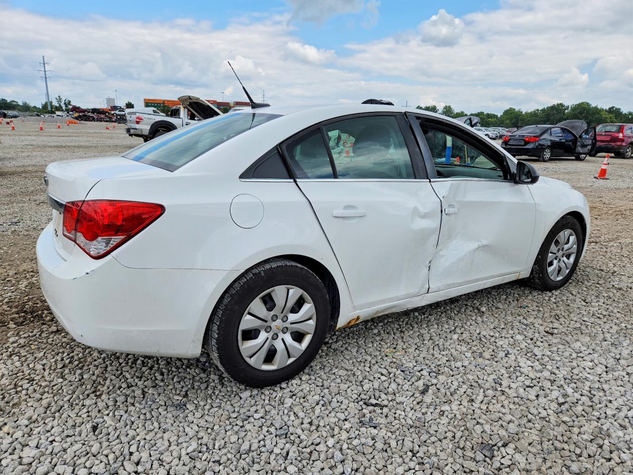 2012 Chevrolet Cruze Ls White vin: 1G1PC5SH1C7372327
