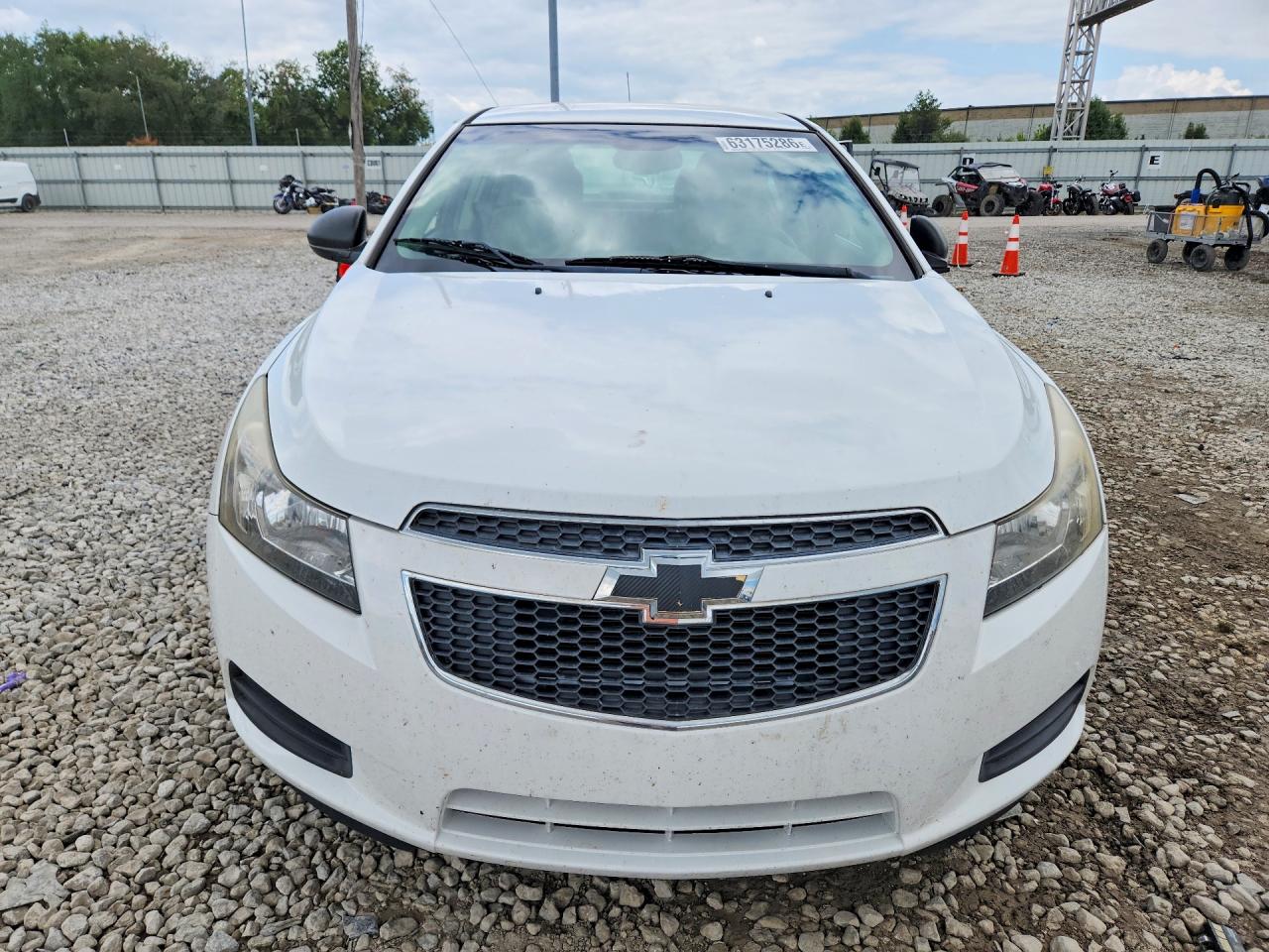2012 Chevrolet Cruze Ls White vin: 1G1PC5SH1C7372327
