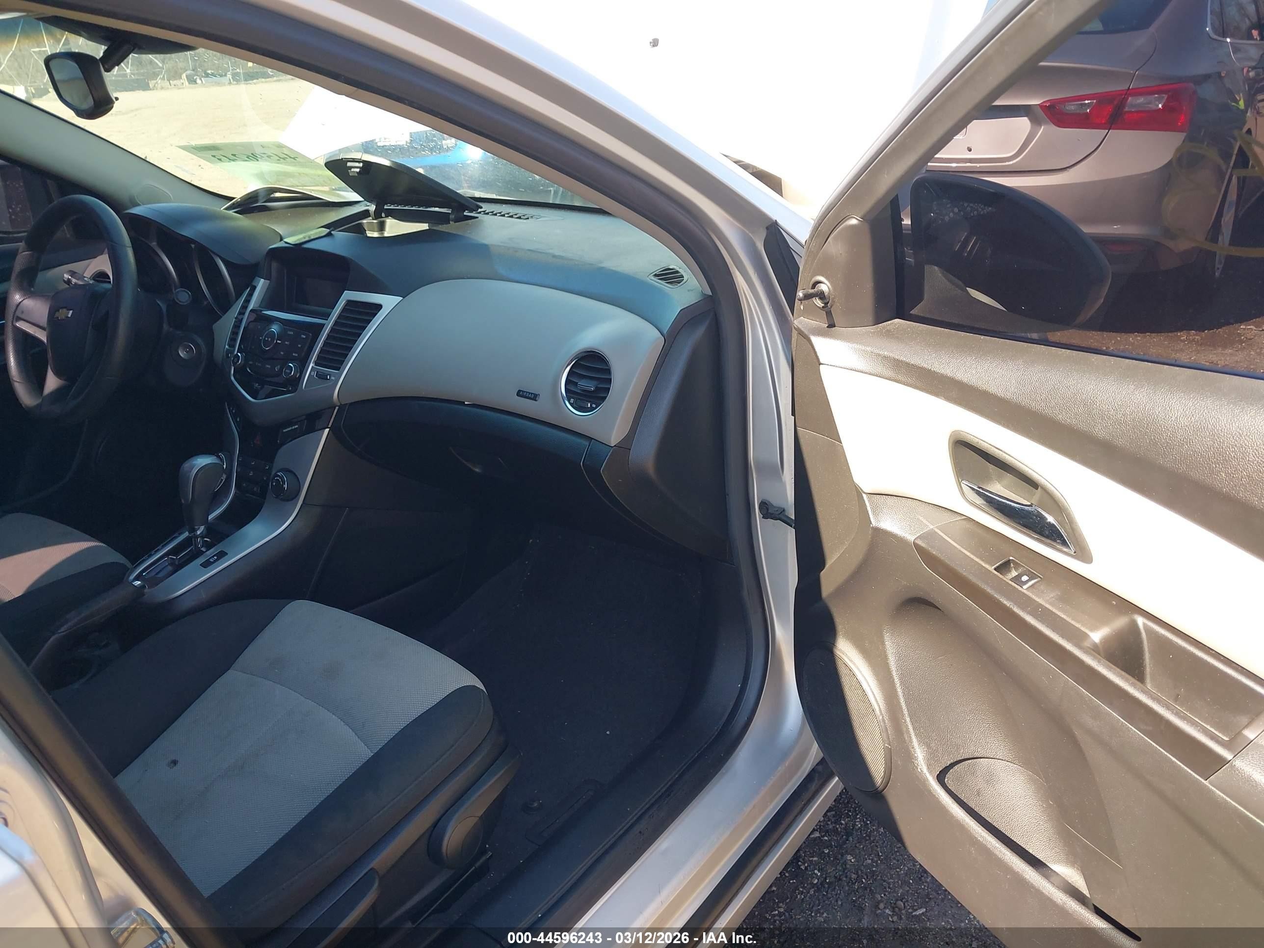 2011 Chevrolet Cruze Ls Silver vin: 1G1PC5SH2B7116731
