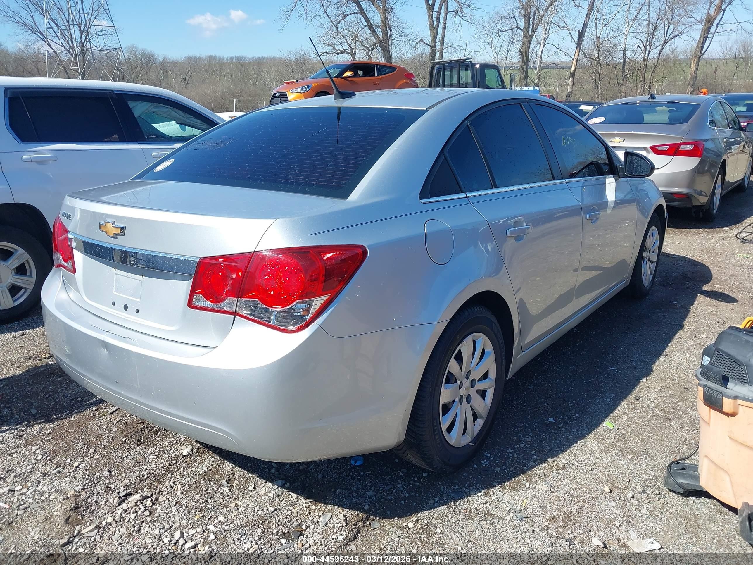 2011 Chevrolet Cruze Ls Silver vin: 1G1PC5SH2B7116731