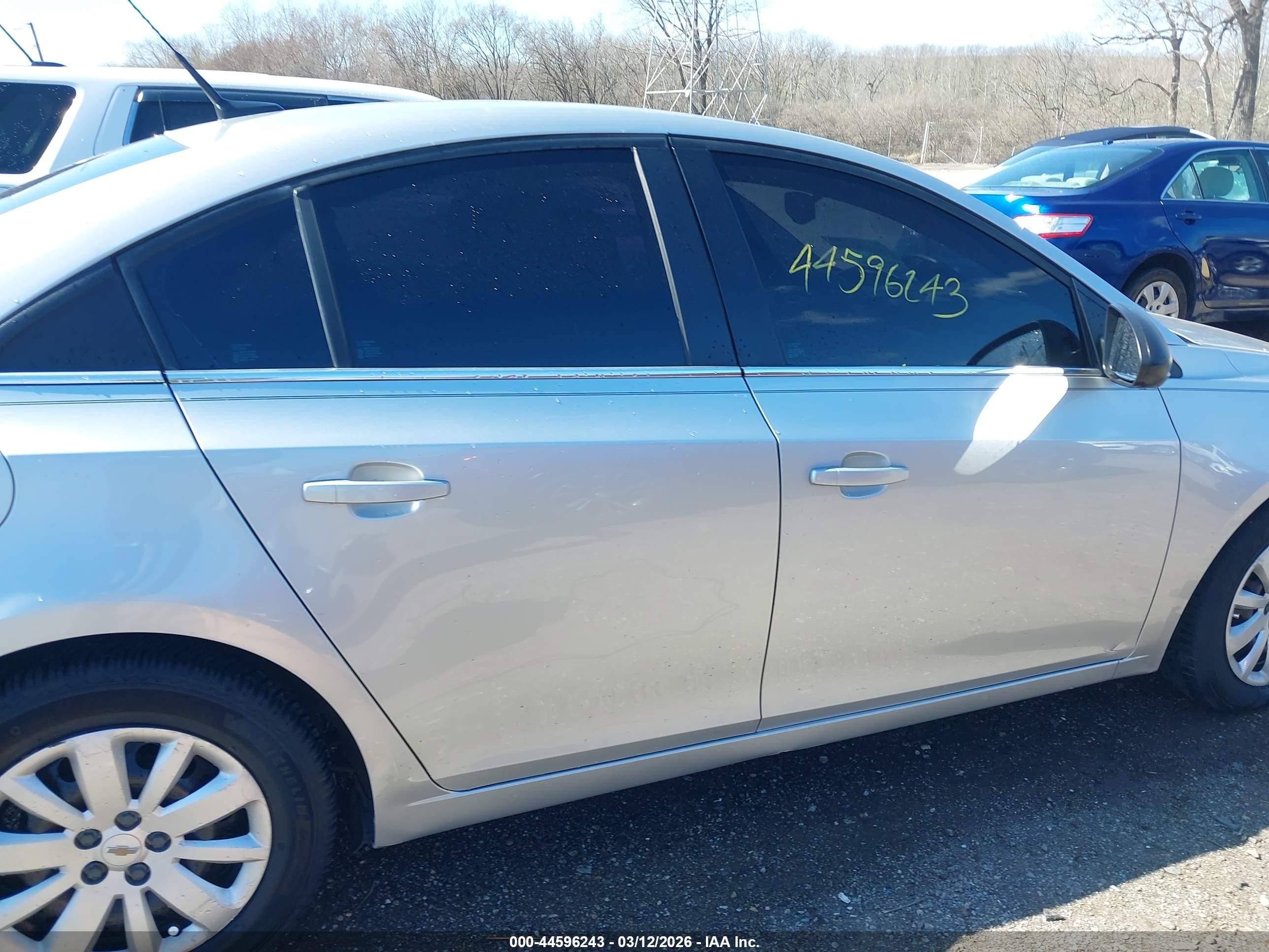 2011 Chevrolet Cruze Ls Silver vin: 1G1PC5SH2B7116731
