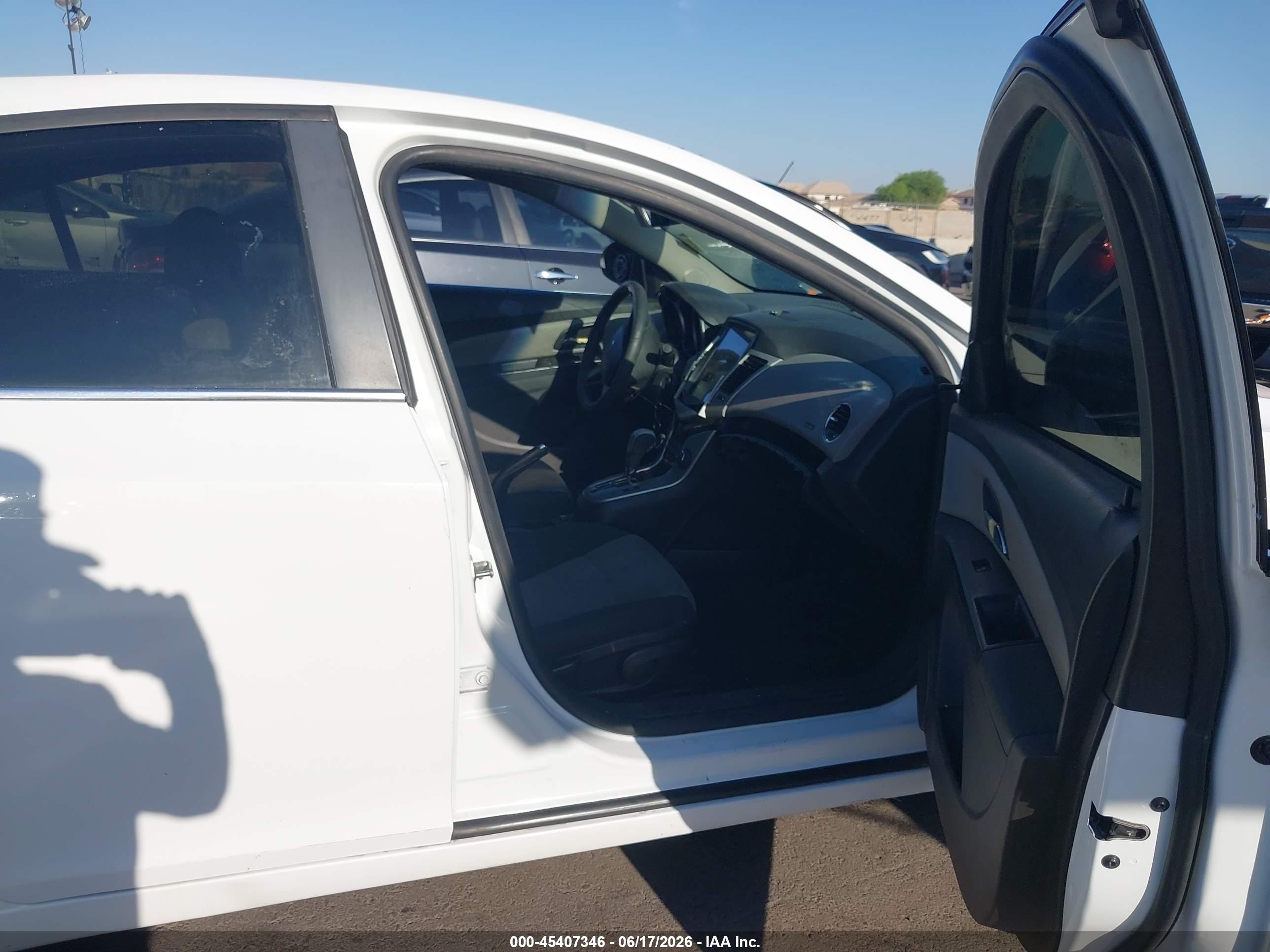 2011 Chevrolet Cruze Ls White vin: 1G1PC5SH2B7199433