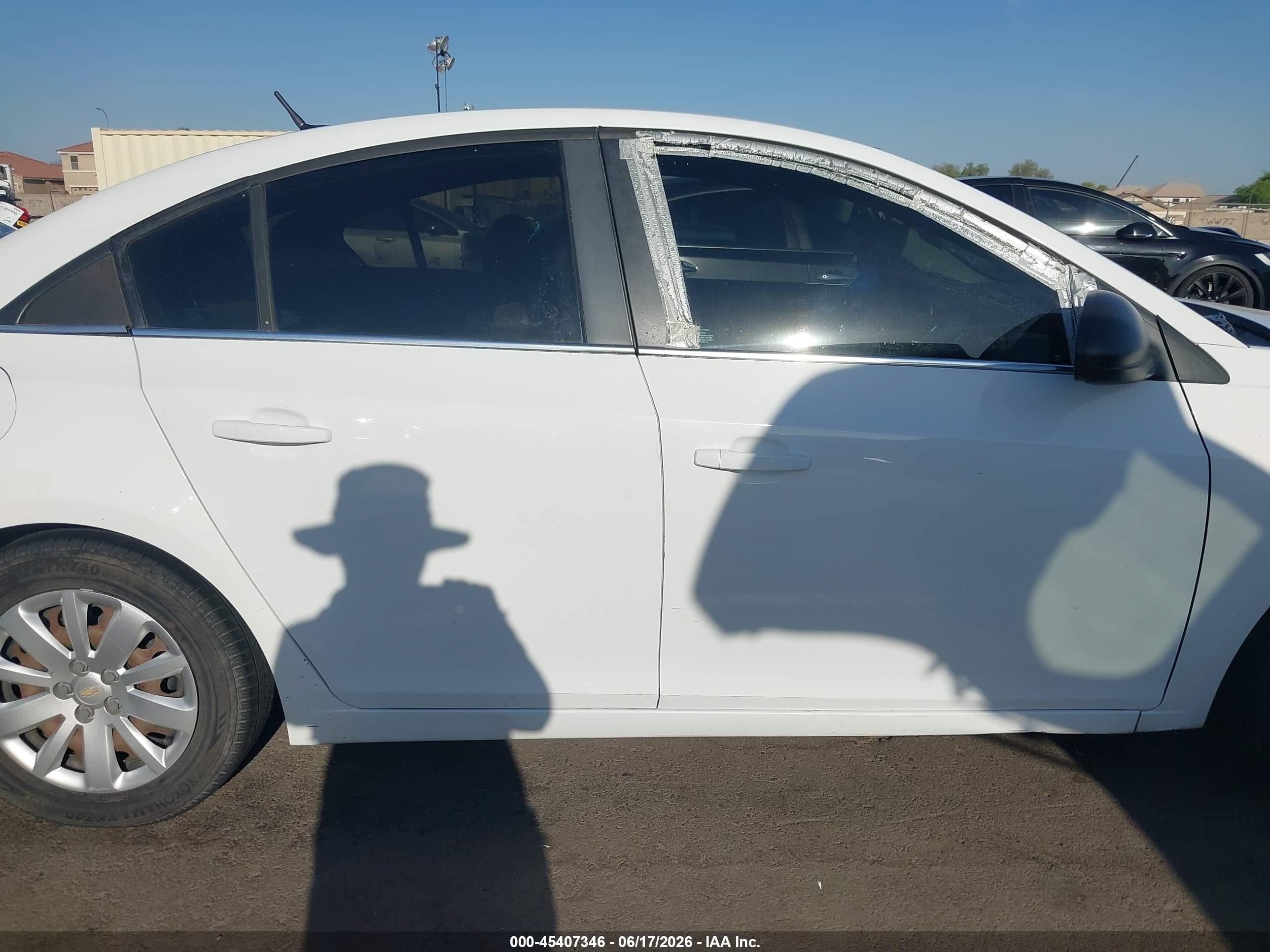 2011 Chevrolet Cruze Ls White vin: 1G1PC5SH2B7199433