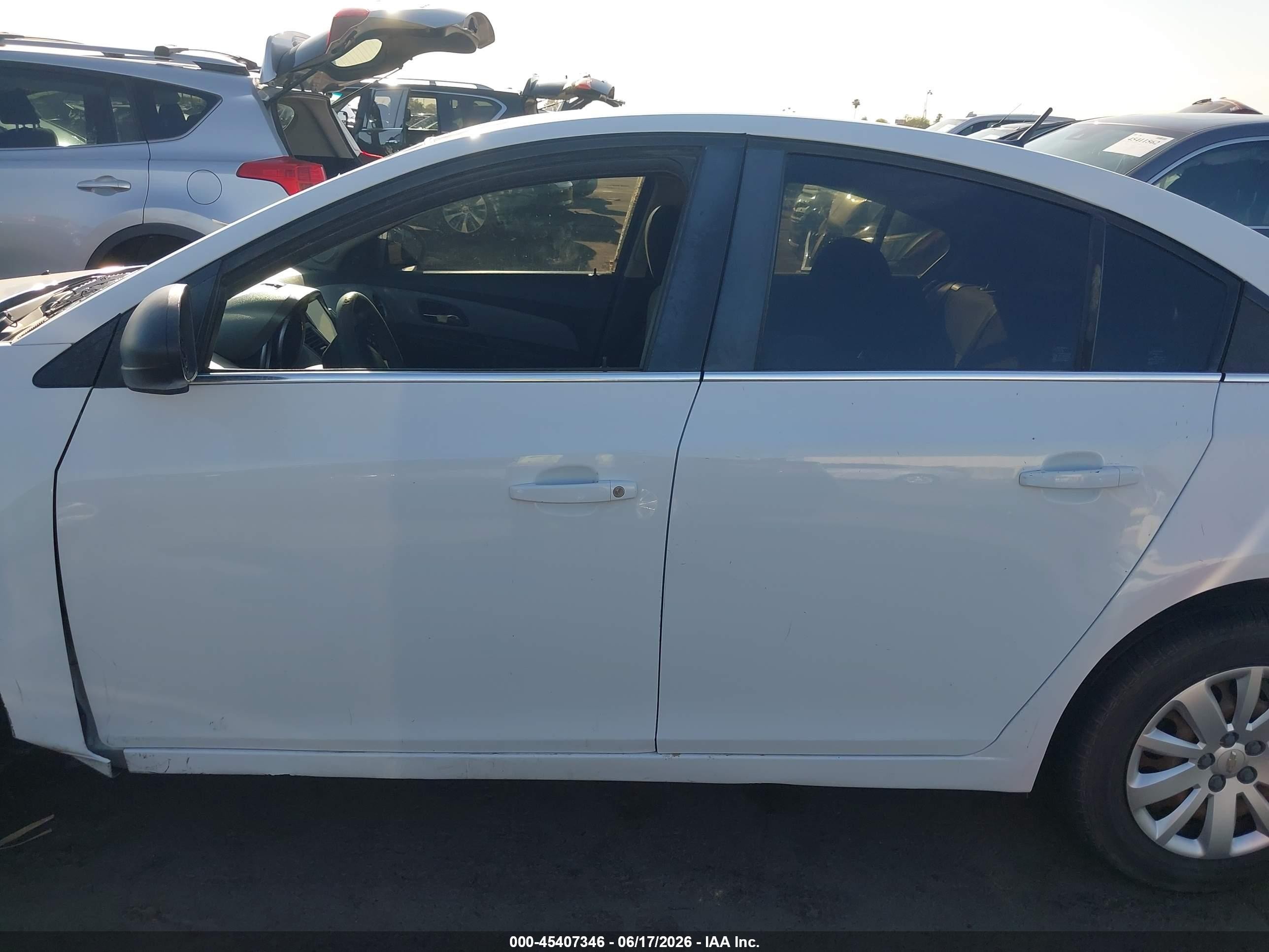 2011 Chevrolet Cruze Ls White vin: 1G1PC5SH2B7199433