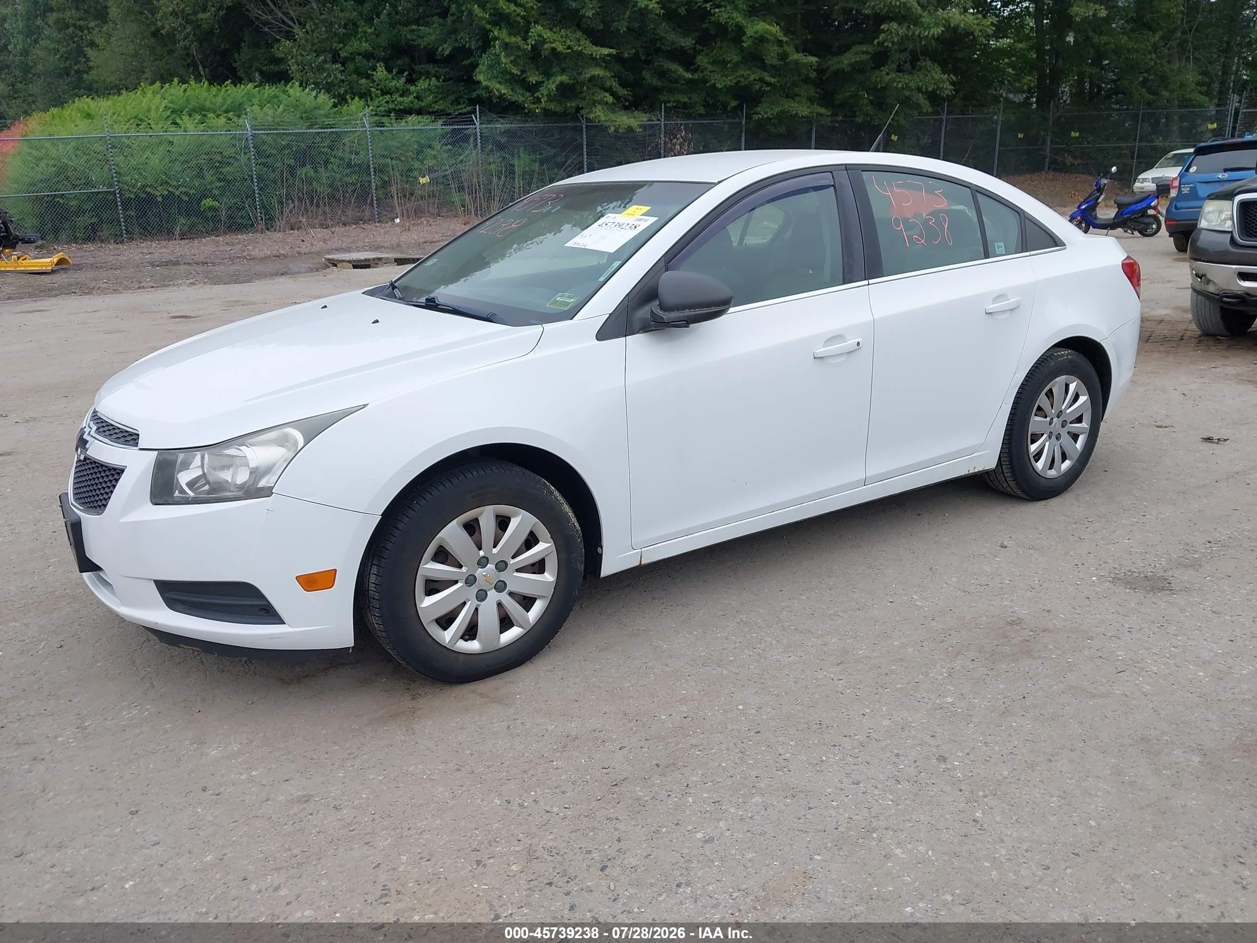 2011 Chevrolet Cruze Ls White vin: 1G1PC5SH2B7287544