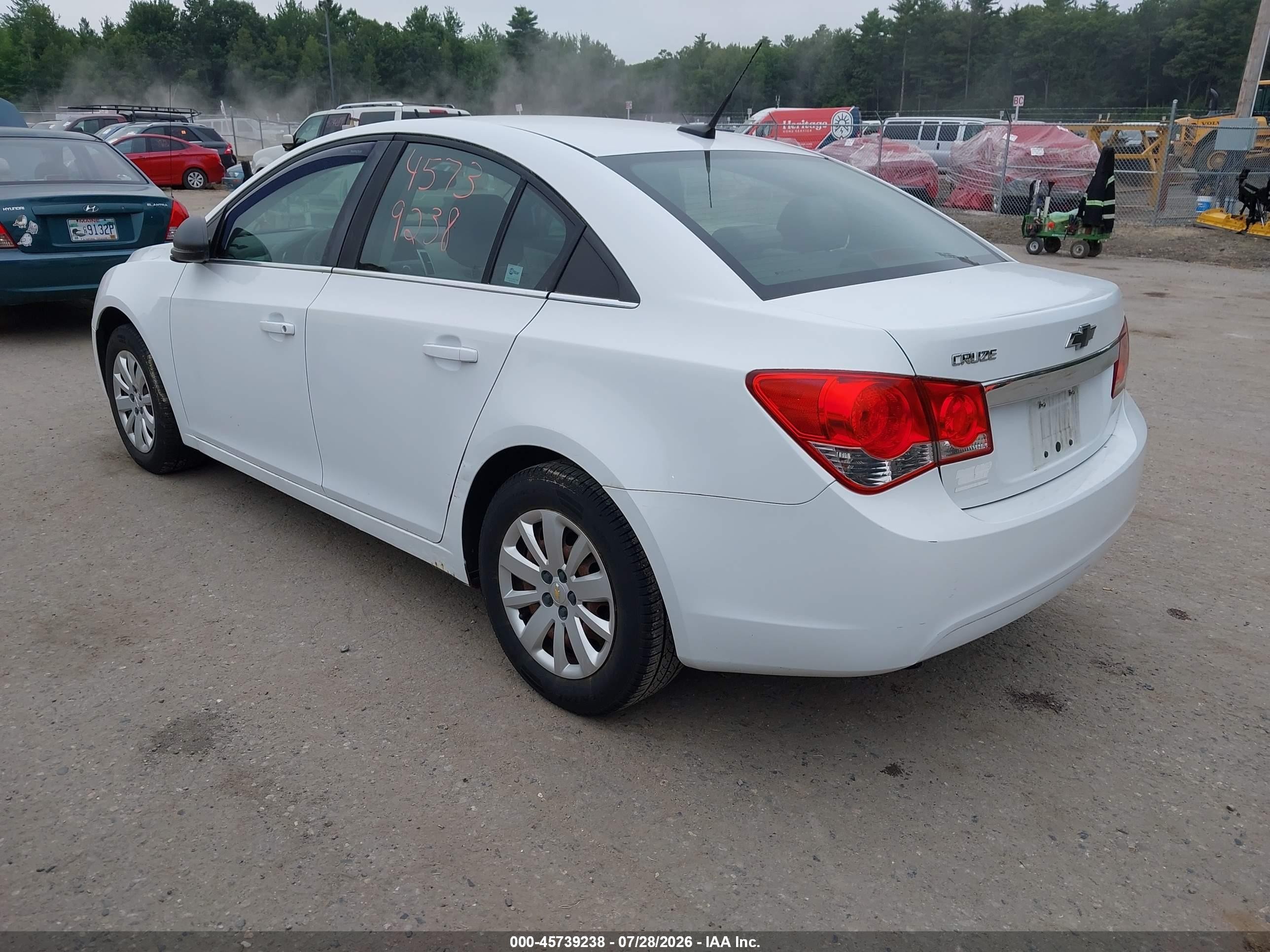 2011 Chevrolet Cruze Ls White vin: 1G1PC5SH2B7287544