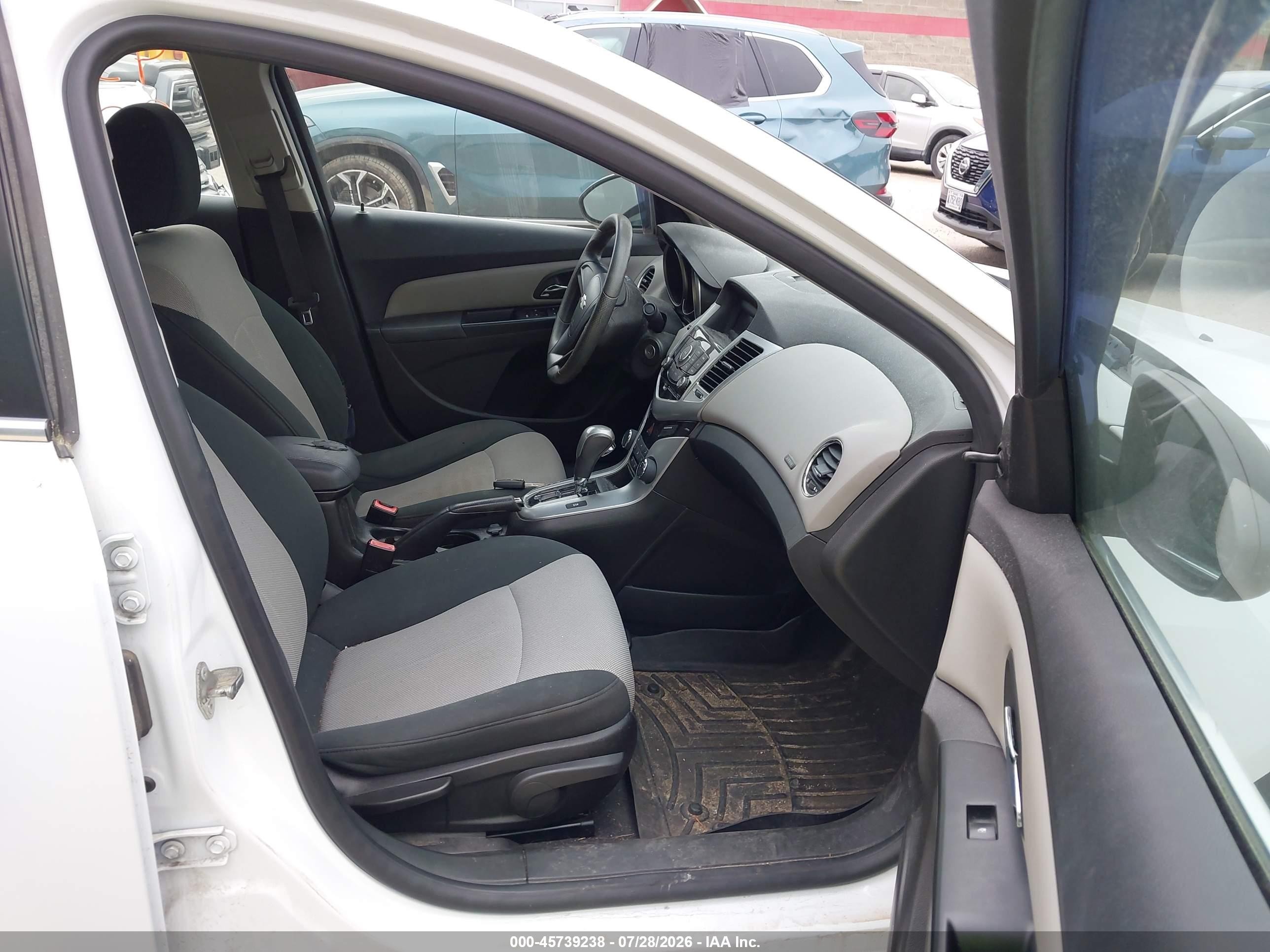 2011 Chevrolet Cruze Ls White vin: 1G1PC5SH2B7287544