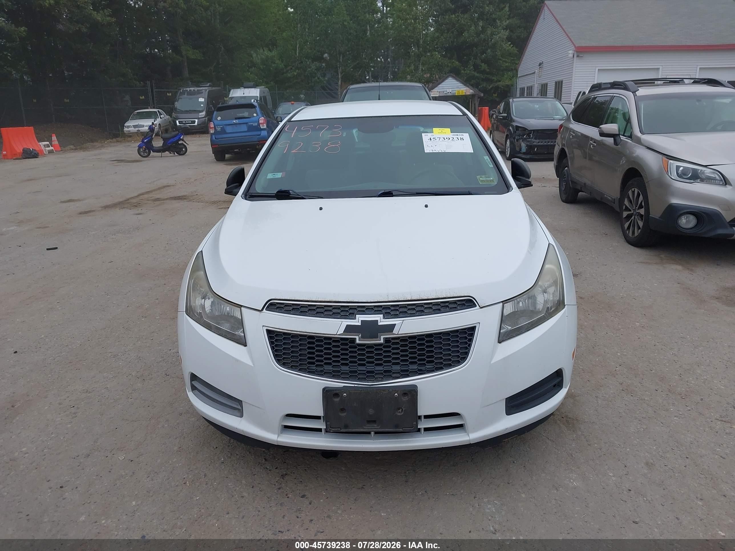 2011 Chevrolet Cruze Ls White vin: 1G1PC5SH2B7287544