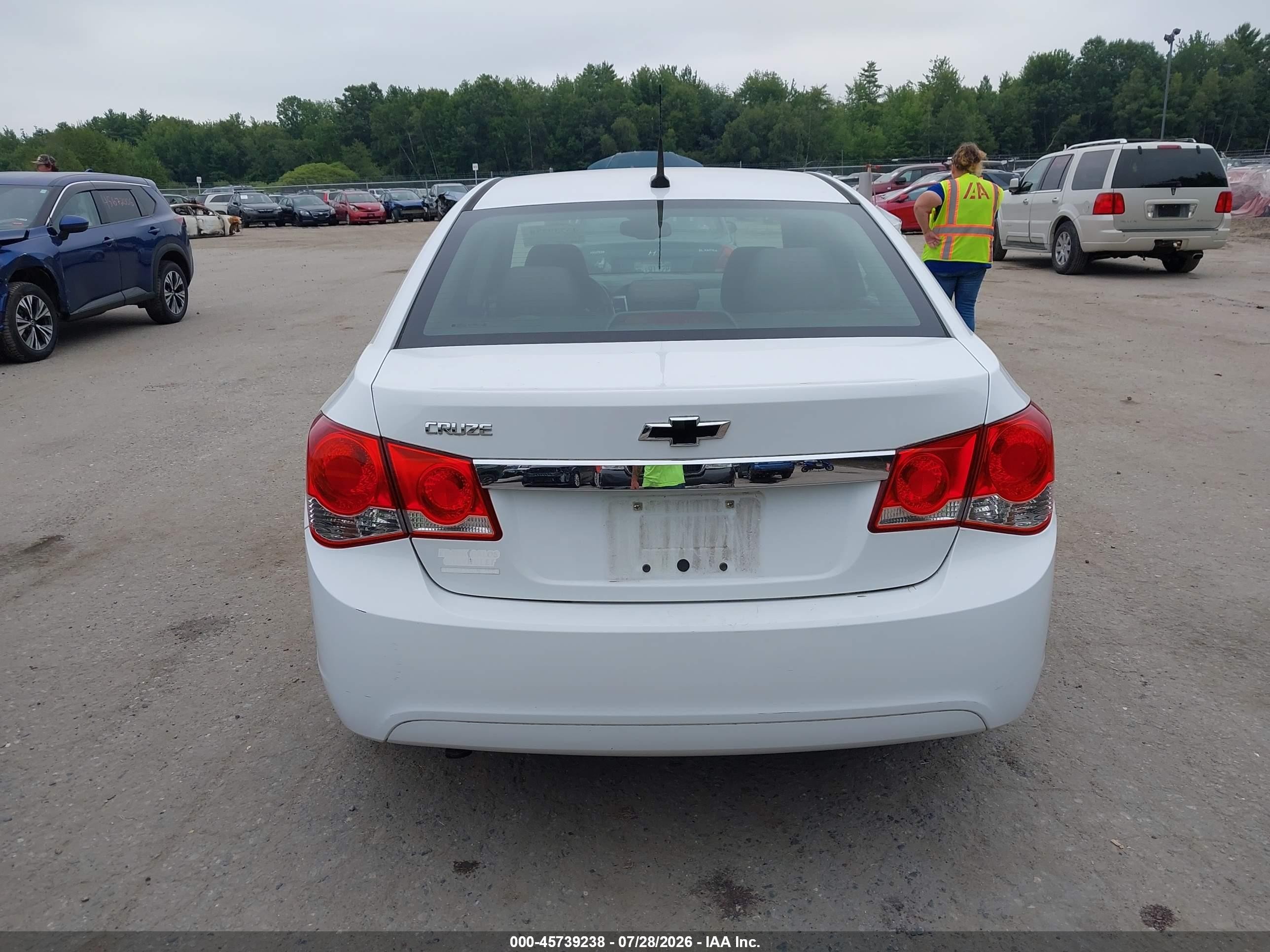 2011 Chevrolet Cruze Ls White vin: 1G1PC5SH2B7287544