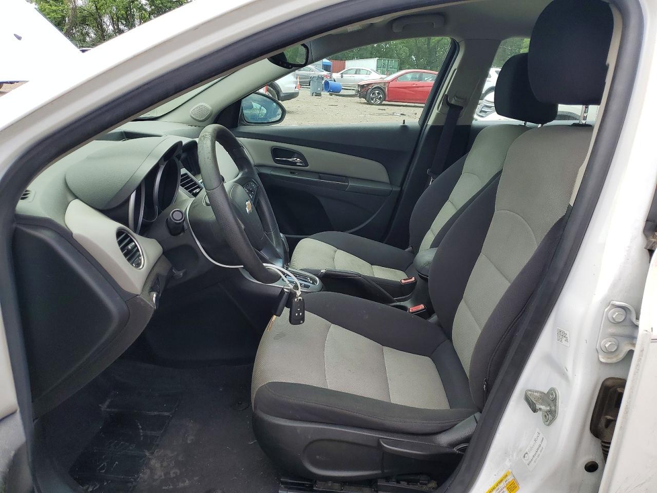 2012 Chevrolet Cruze Ls White vin: 1G1PC5SH2C7287691