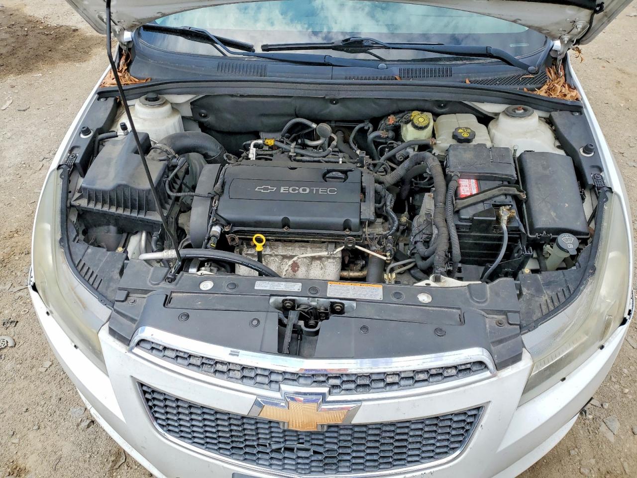 2012 Chevrolet Cruze Ls White vin: 1G1PC5SH2C7287691