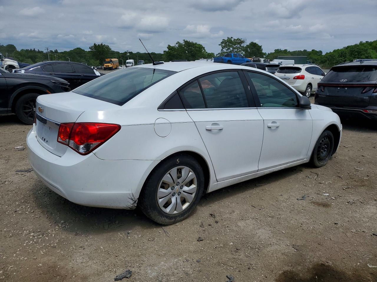 2012 Chevrolet Cruze Ls White vin: 1G1PC5SH2C7287691