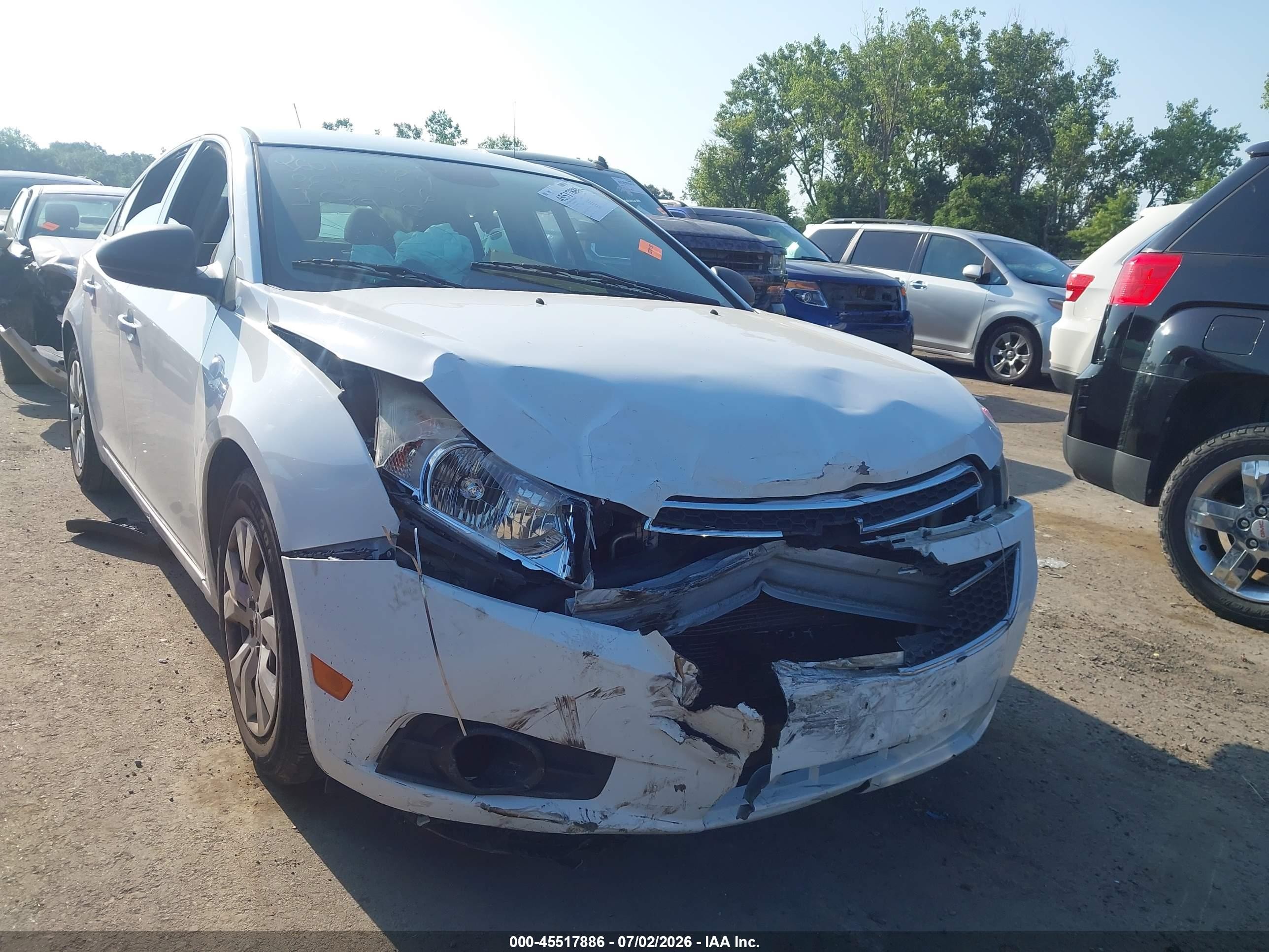 2012 Chevrolet Cruze Ls White vin: 1G1PC5SH2C7390772