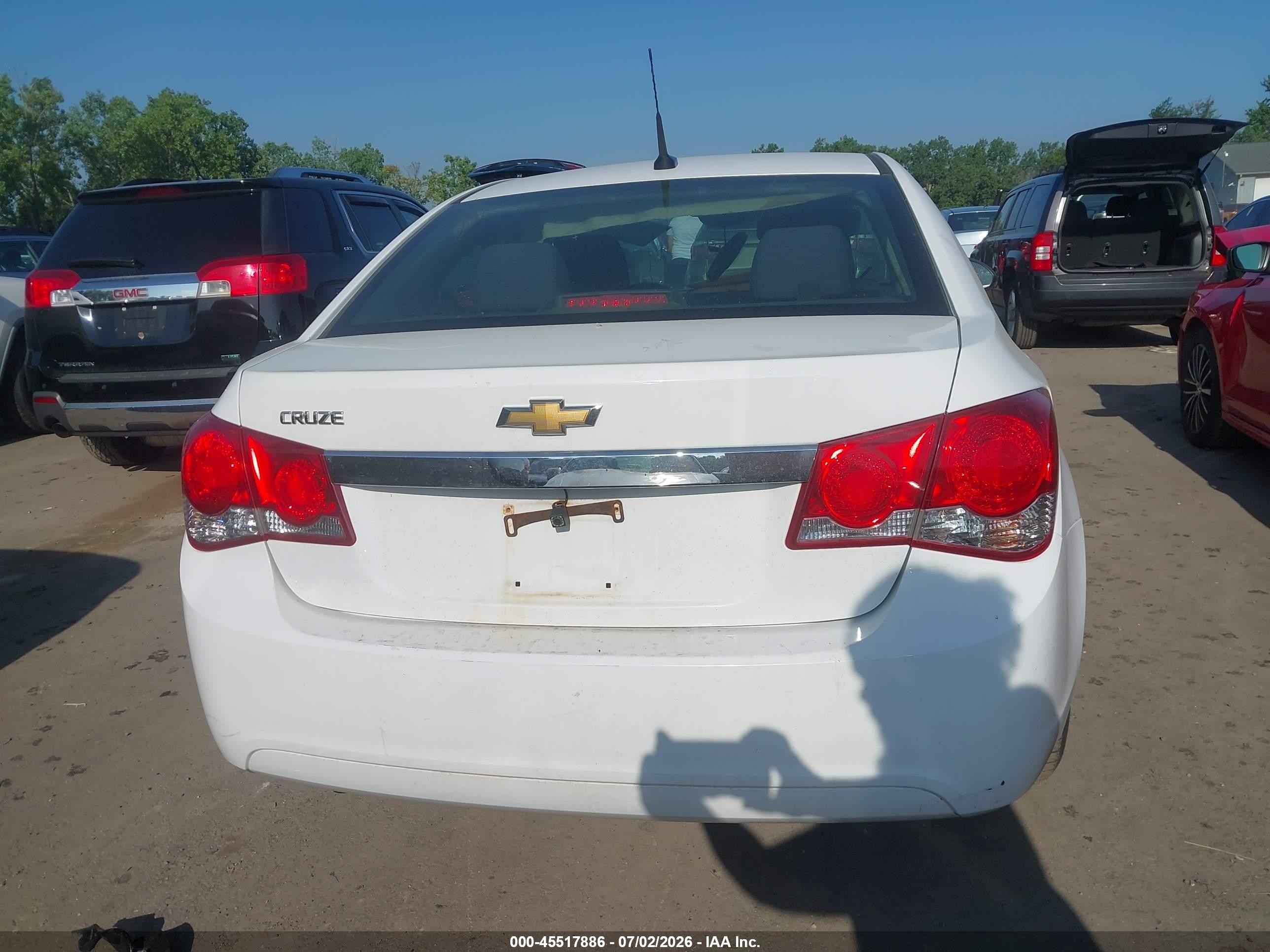 2012 Chevrolet Cruze Ls White vin: 1G1PC5SH2C7390772