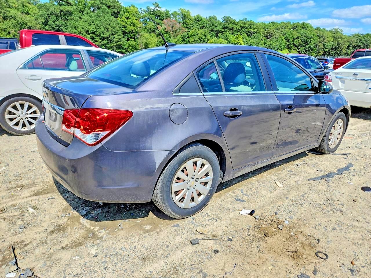 2011 Chevrolet Cruze Ls Charcoal vin: 1G1PC5SH3B7114681