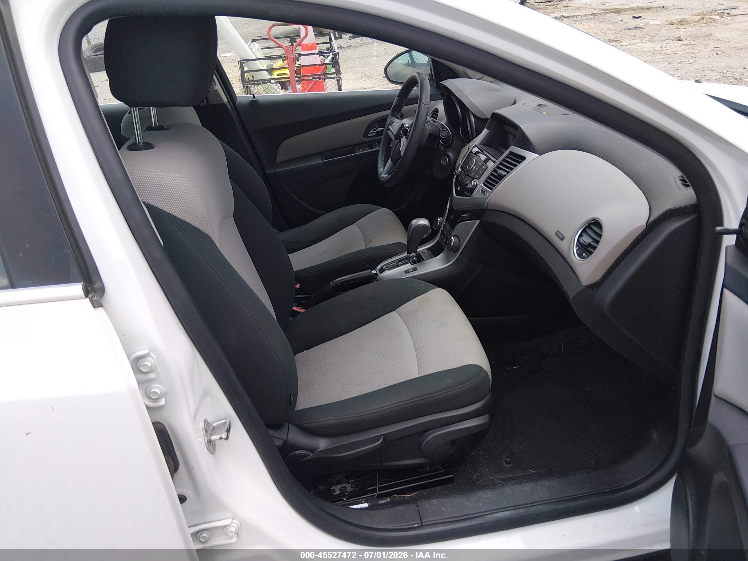 2011 Chevrolet Cruze Ls White vin: 1G1PC5SH3B7184374